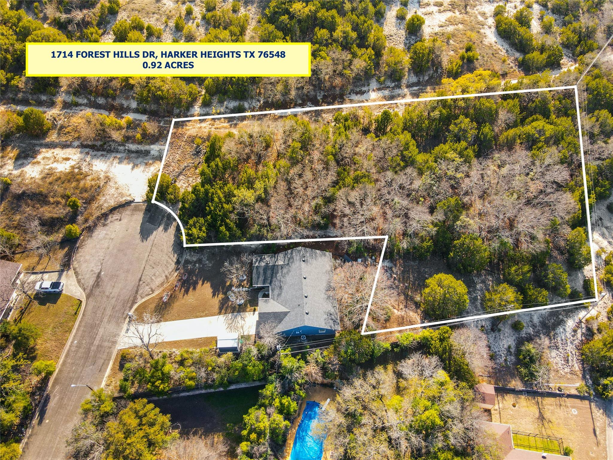 1714 Forest Hills Dr Property Photo 2