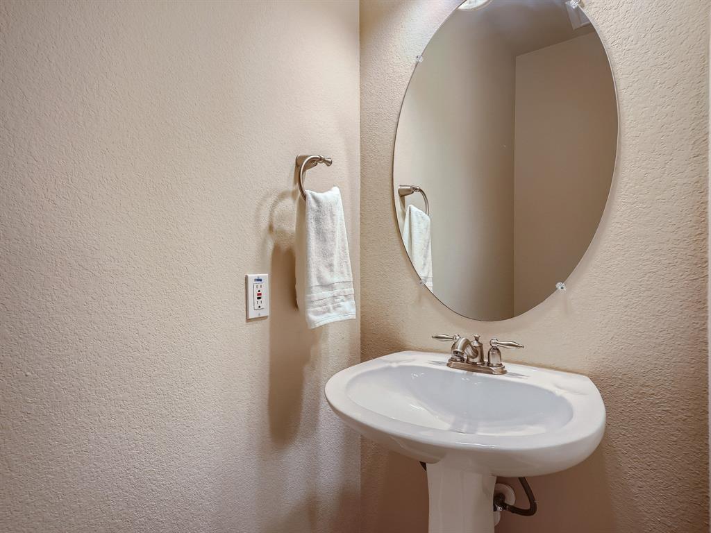7901 Southwest Pkwy 22 Property Photo 15