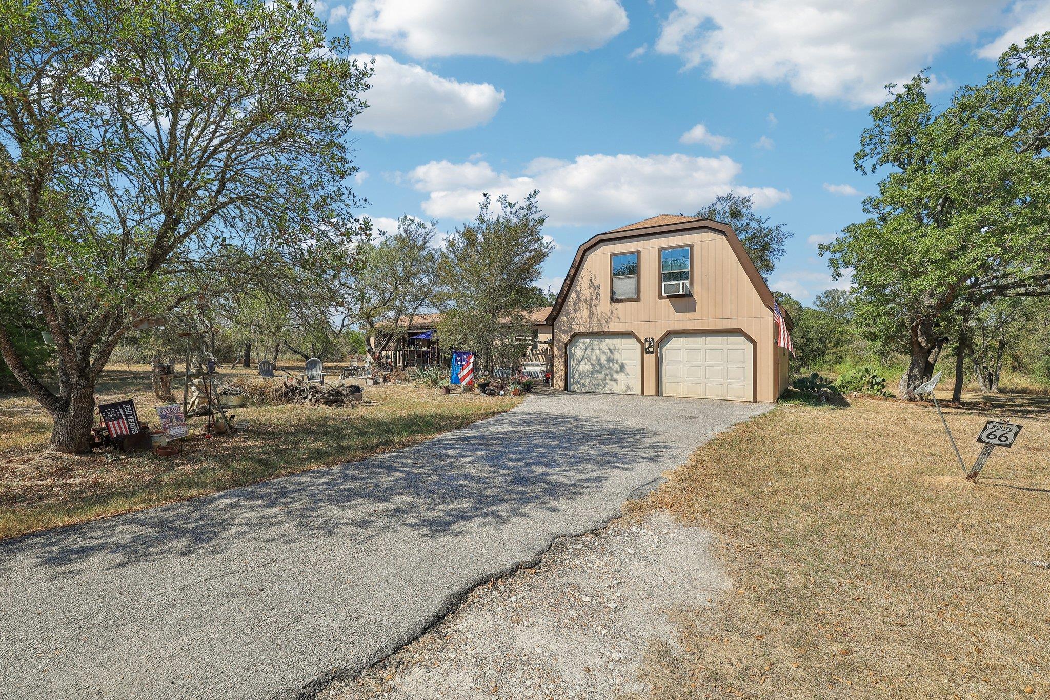 238 N Gaines Rd Property Photo 2