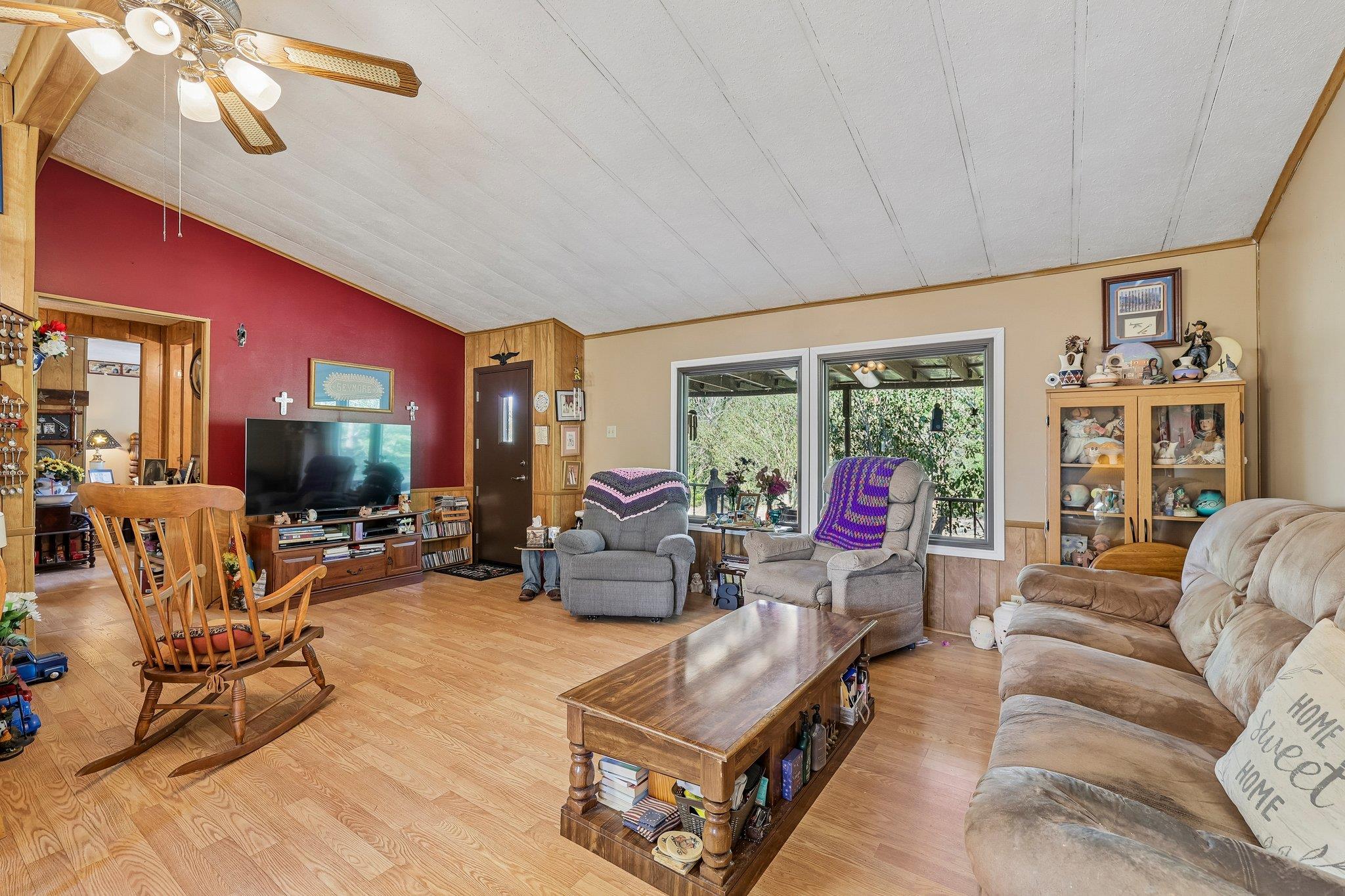 238 N Gaines Rd Property Photo 7