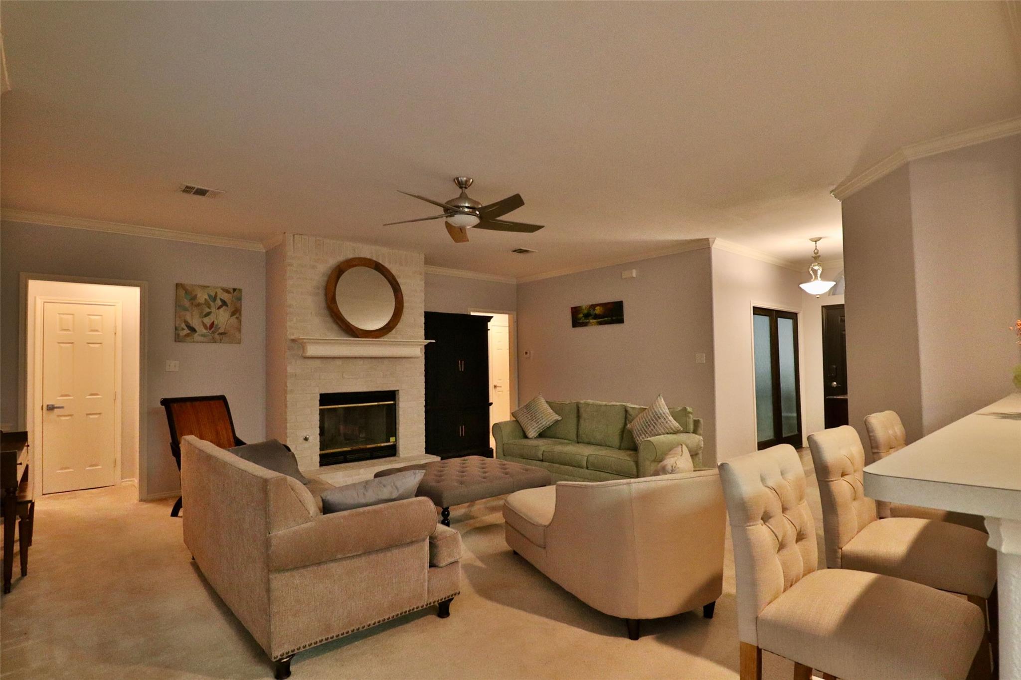 1029 Forest Bluff Trl Property Photo 4