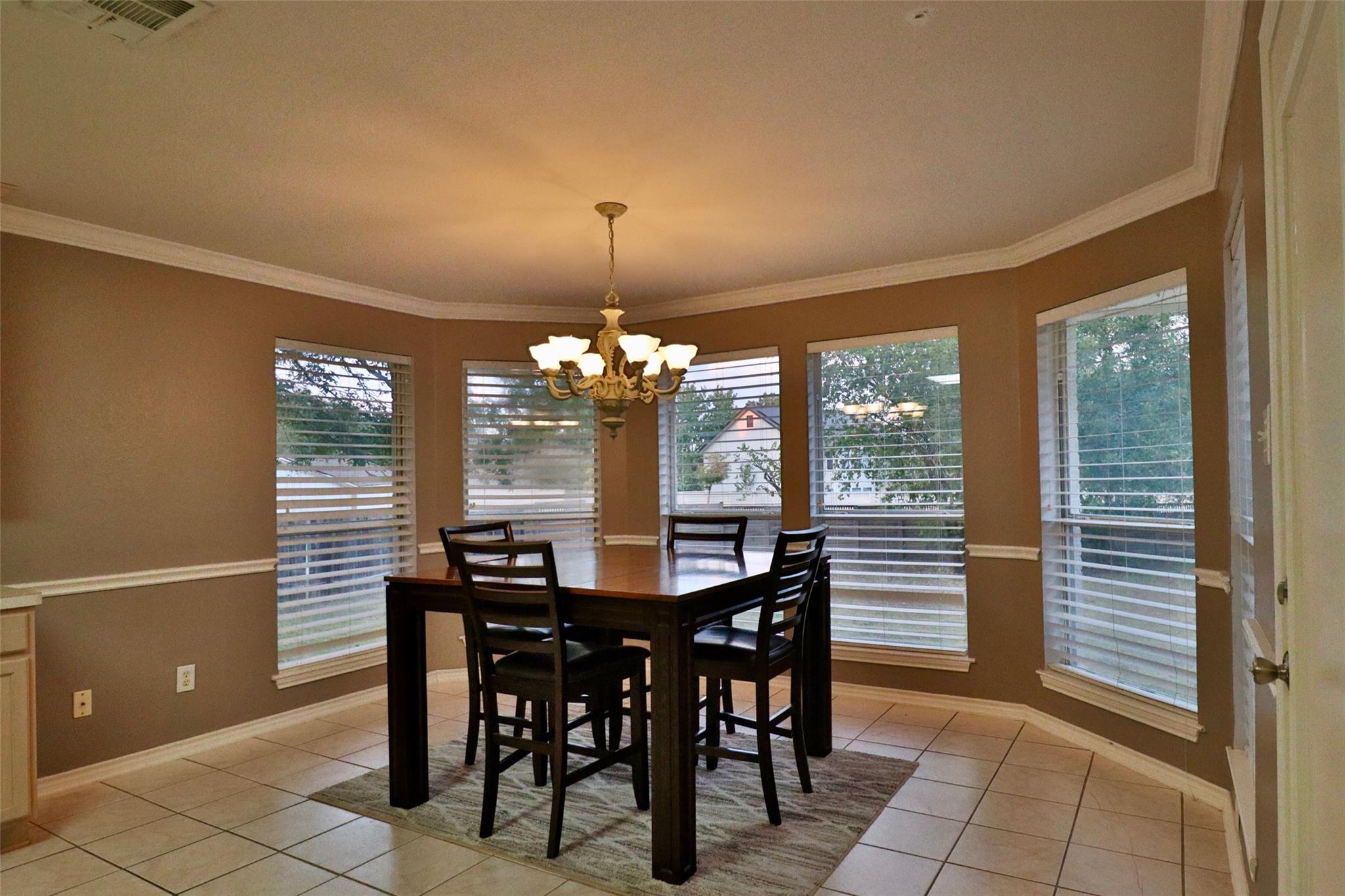 1029 Forest Bluff Trl Property Photo 6