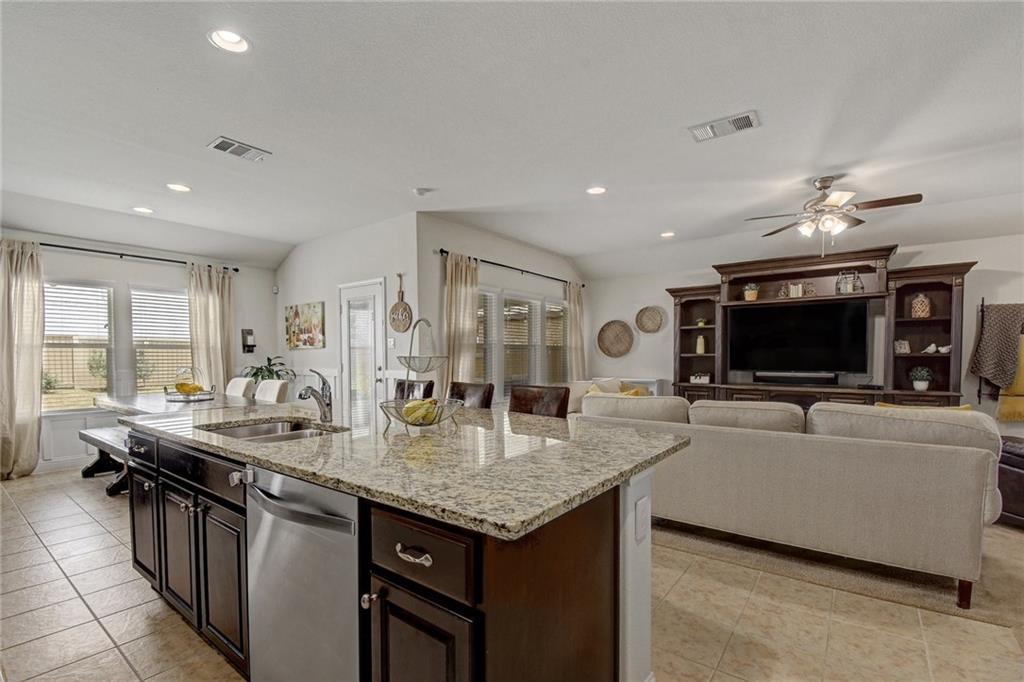 3641 Esperanza Dr Property Photo 8