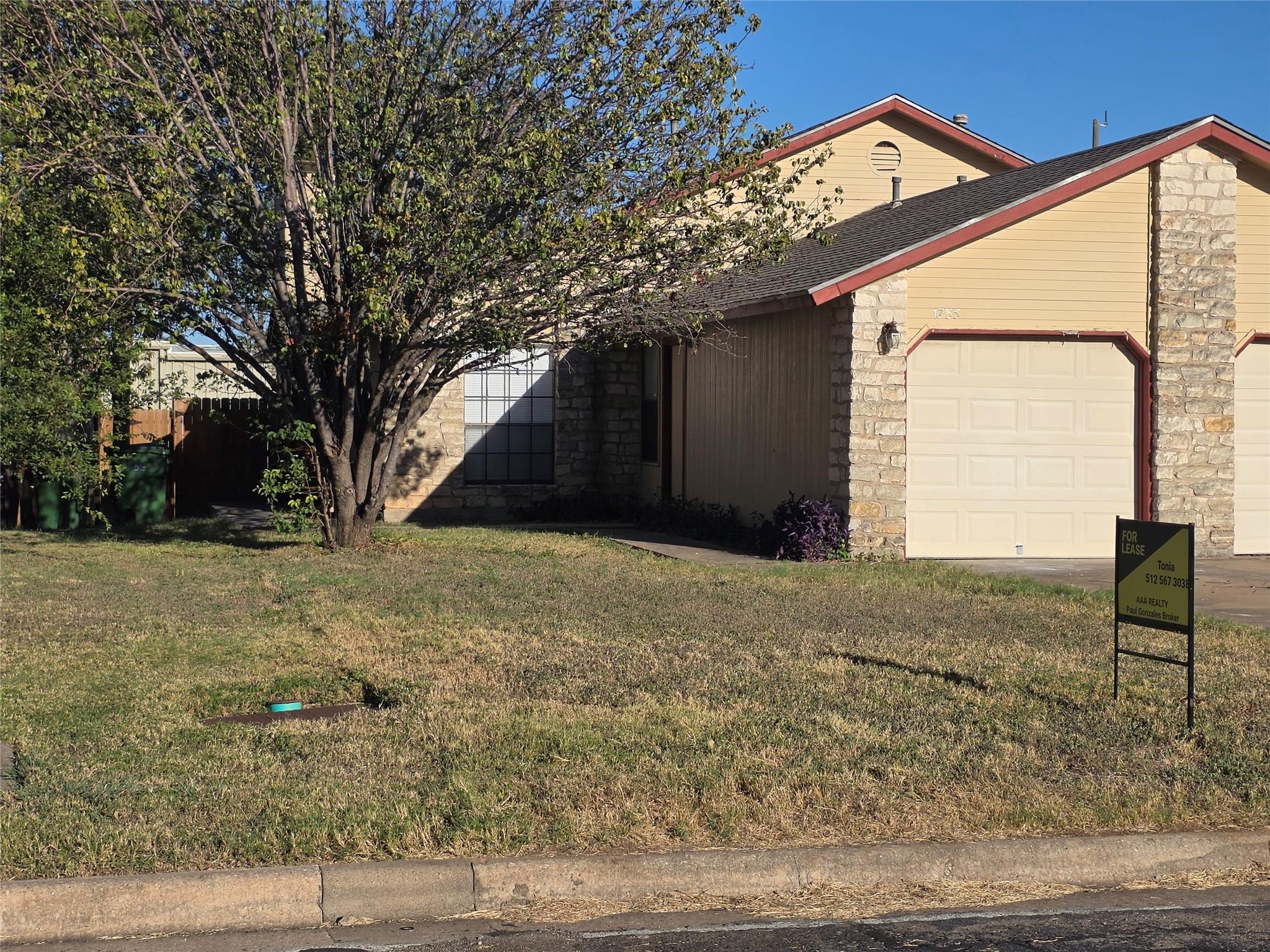 1735 Horseshoe Cir Property Photo 2