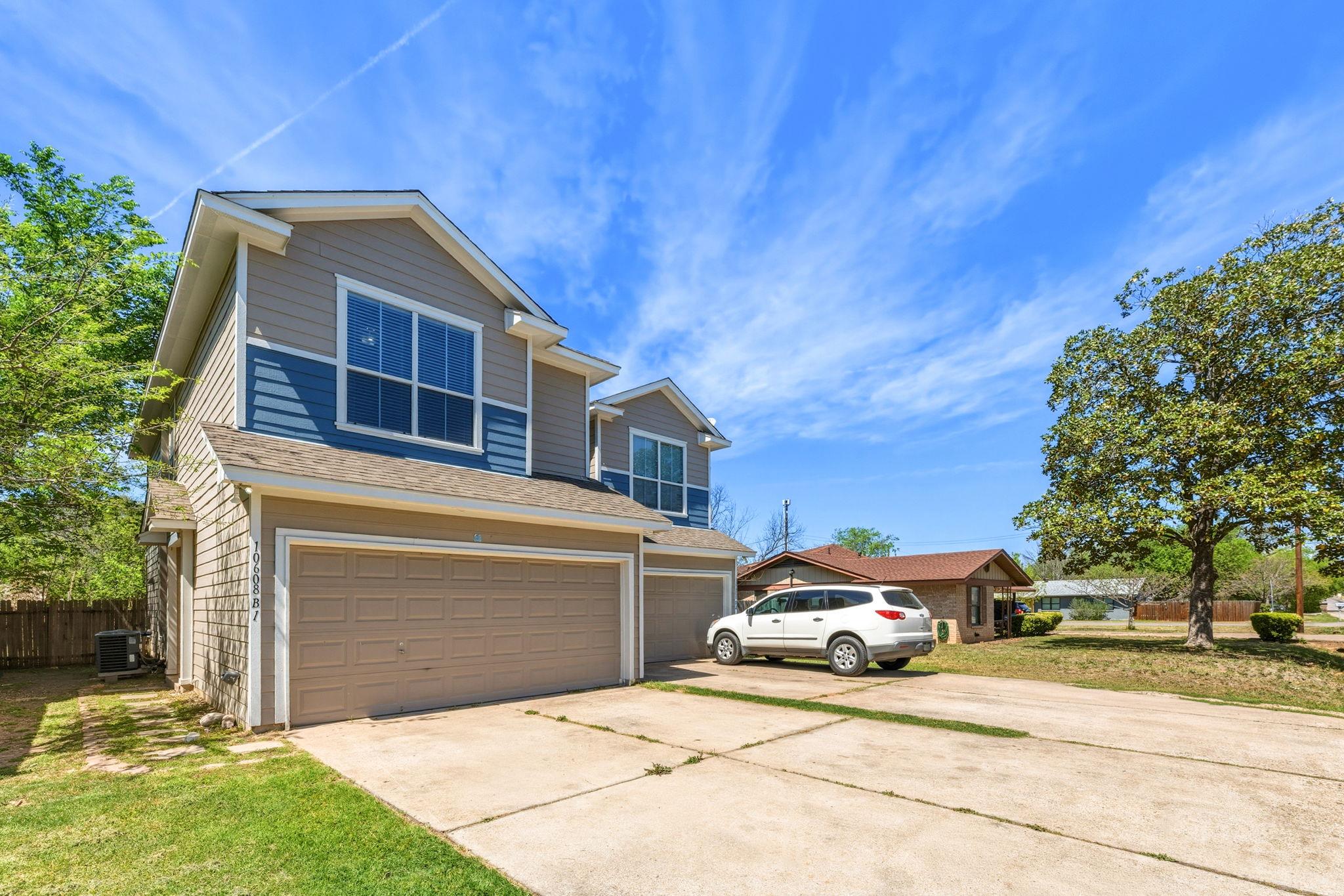 10608 Plains Trl #b Property Photo 3