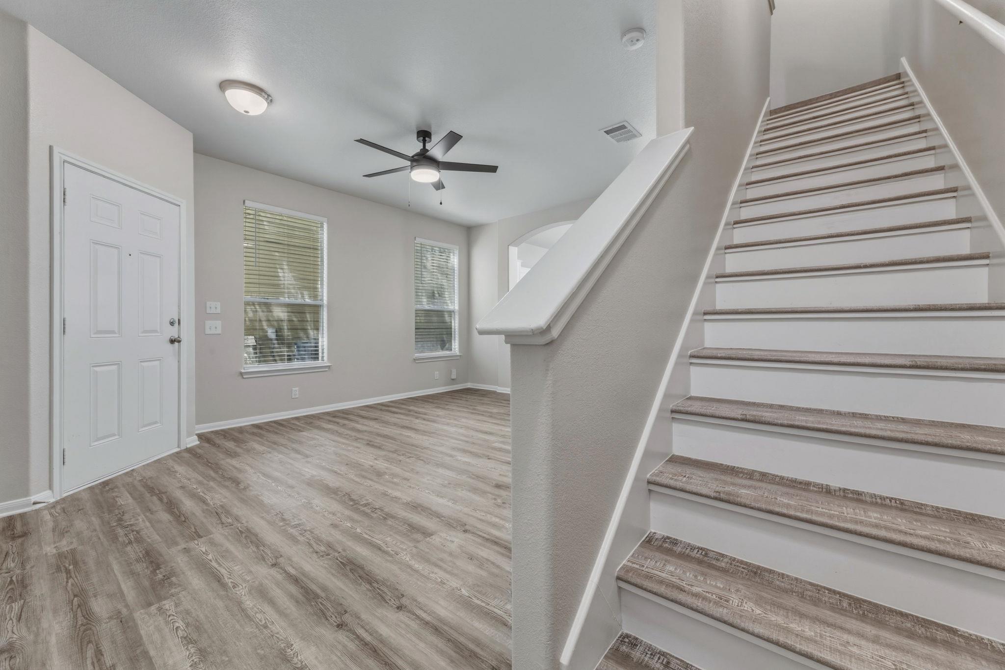 10608 Plains Trl #b Property Photo 11