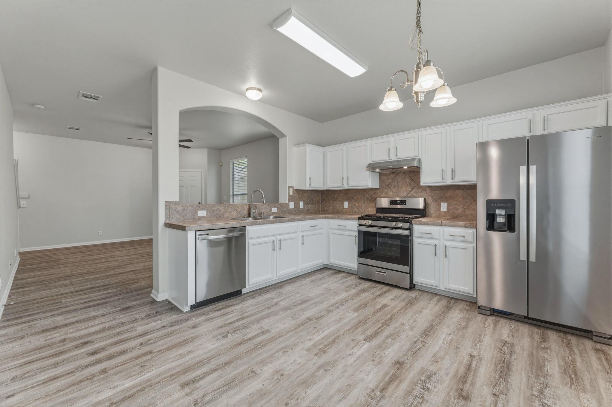 10608 Plains Trl #b Property Photo 13