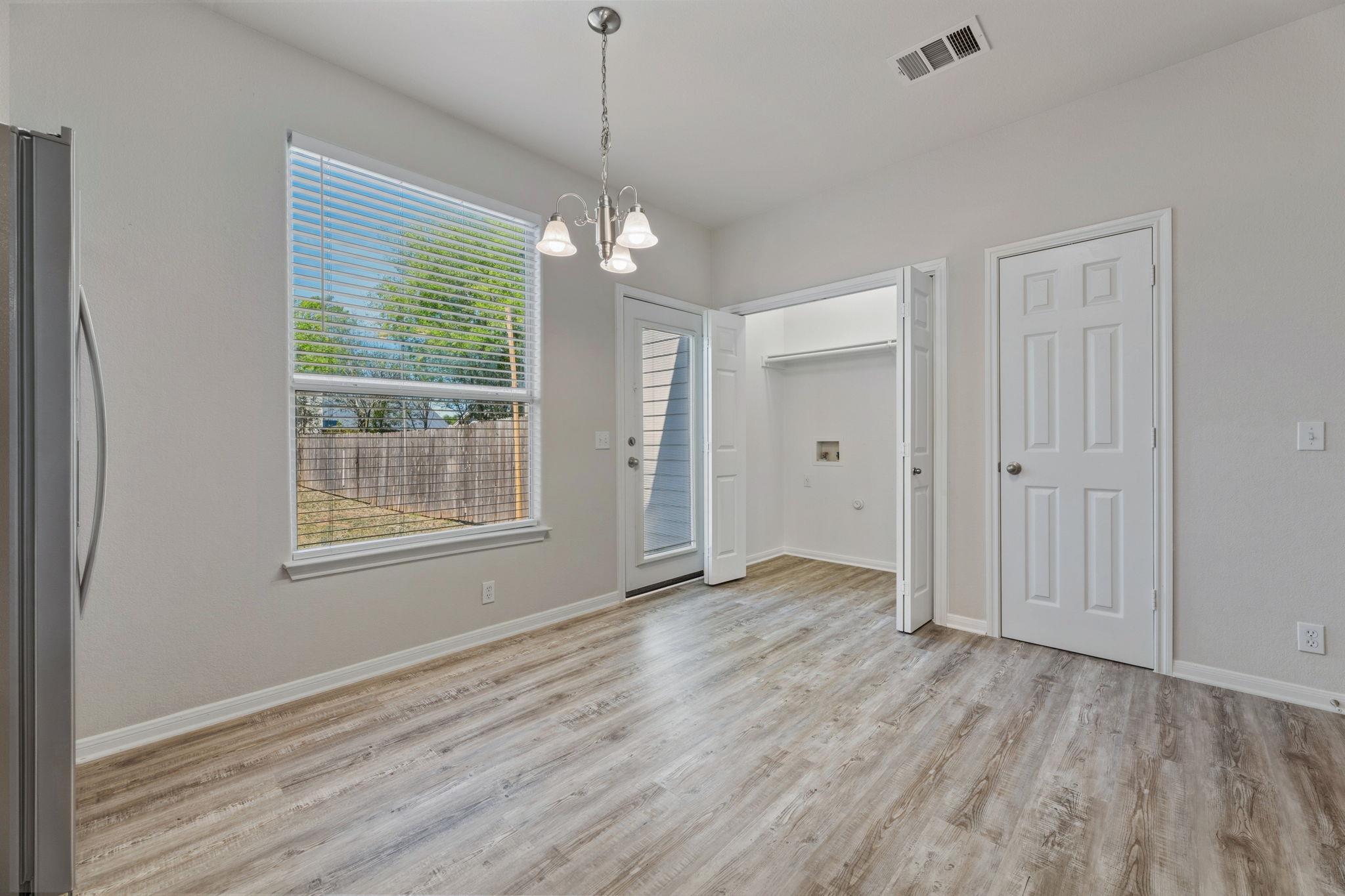 10608 Plains Trl #b Property Photo 18