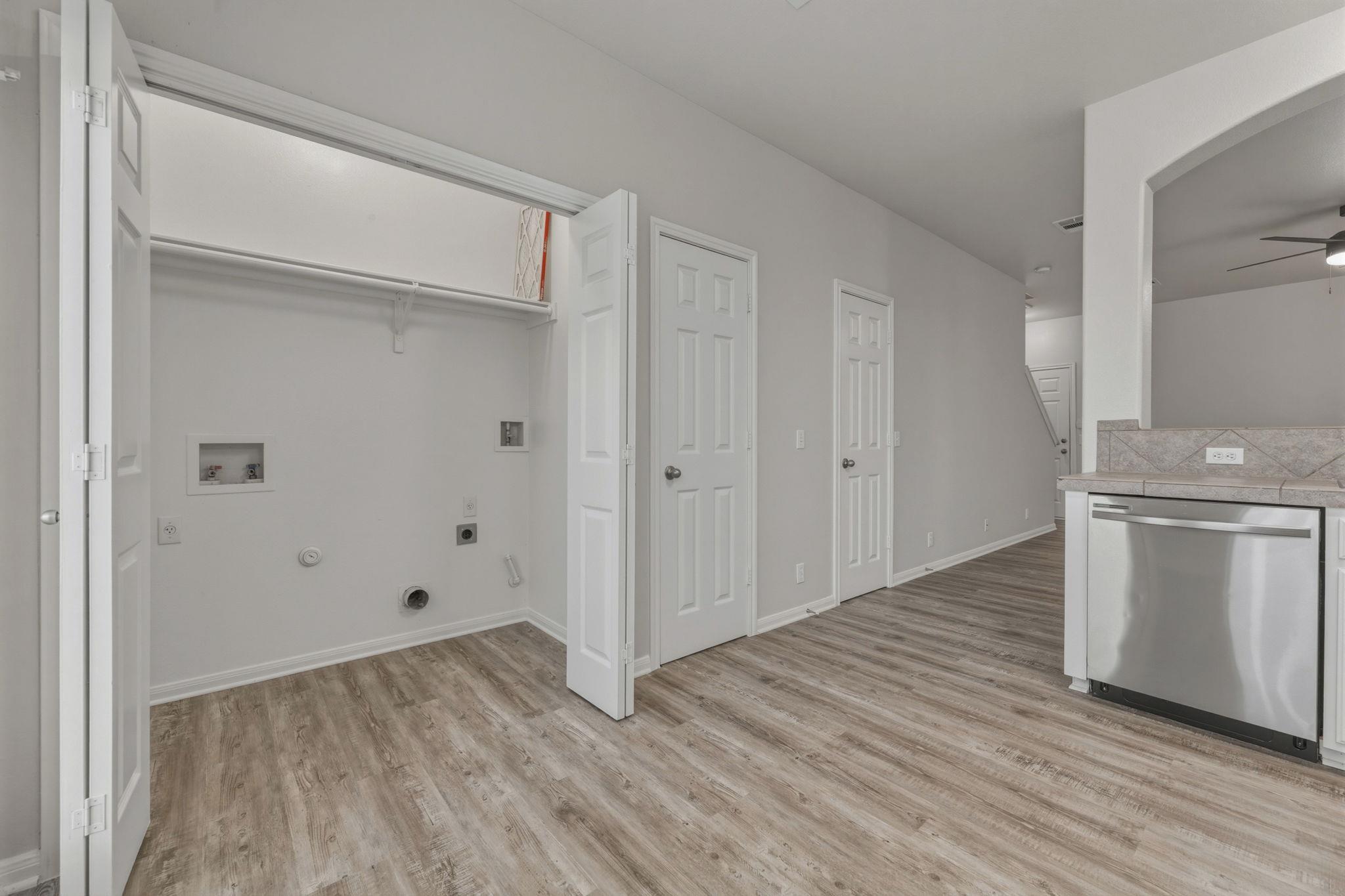10608 Plains Trl #b Property Photo 19
