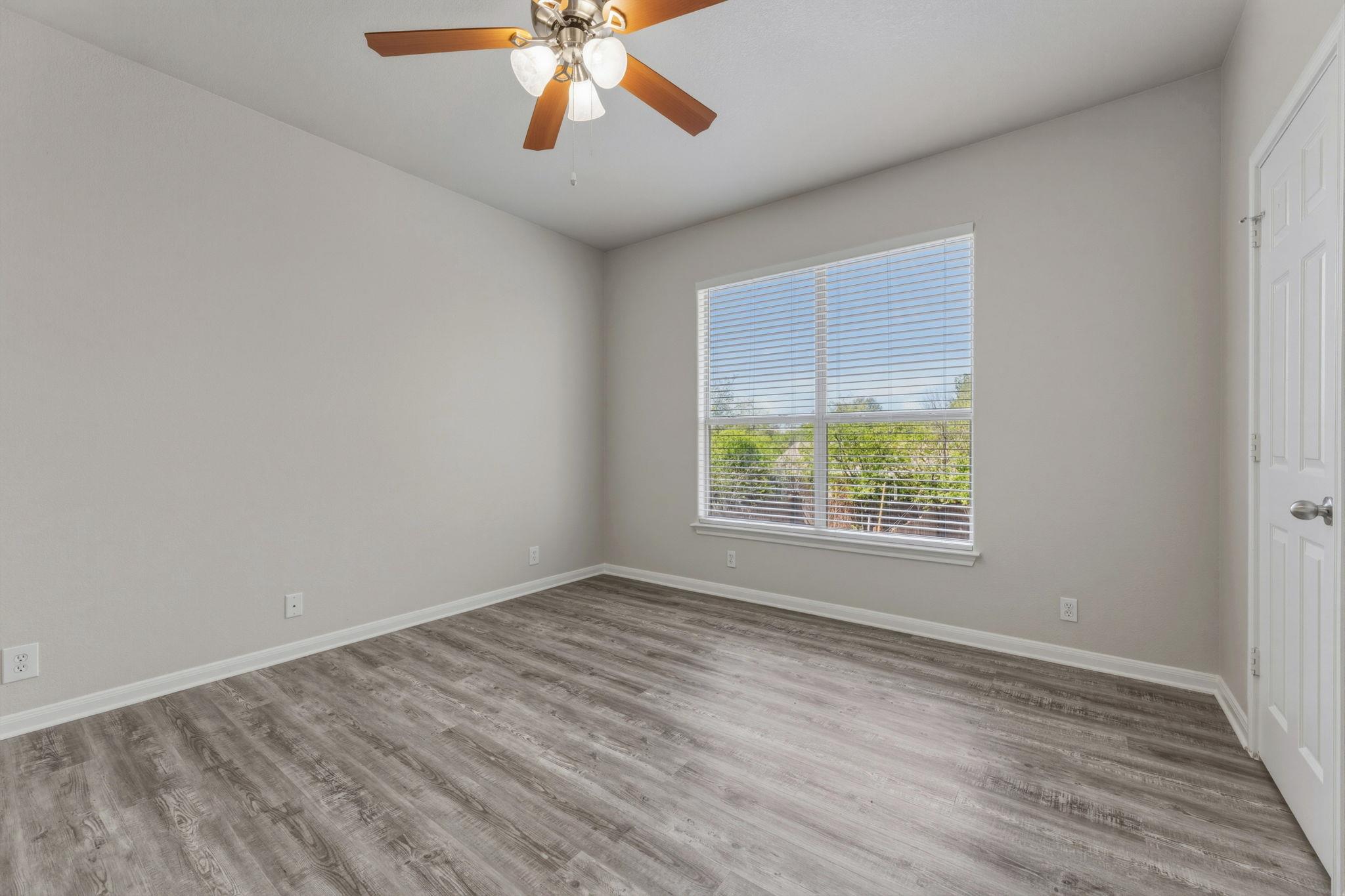 10608 Plains Trl #b Property Photo 22