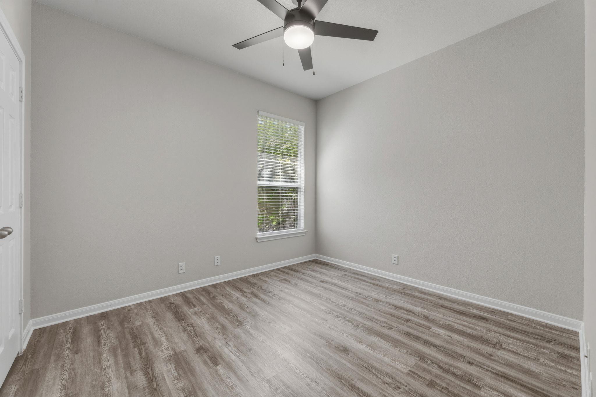 10608 Plains Trl #b Property Photo 27