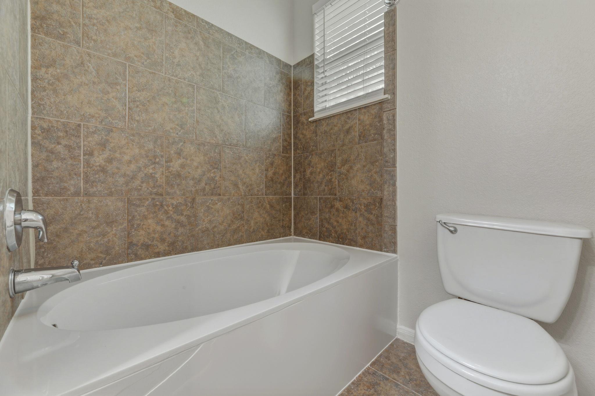 10608 Plains Trl #b Property Photo 28
