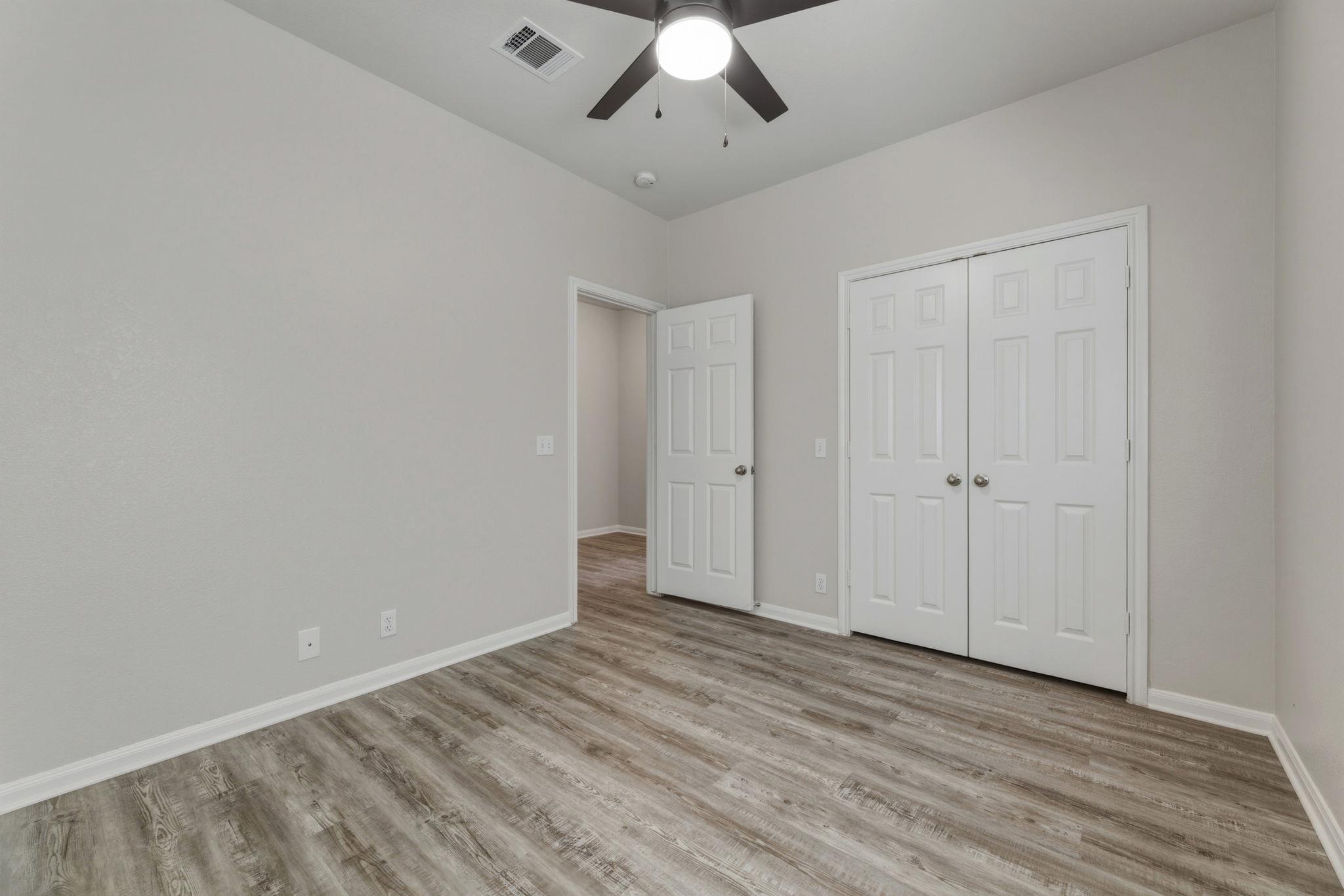 10608 Plains Trl #b Property Photo 29
