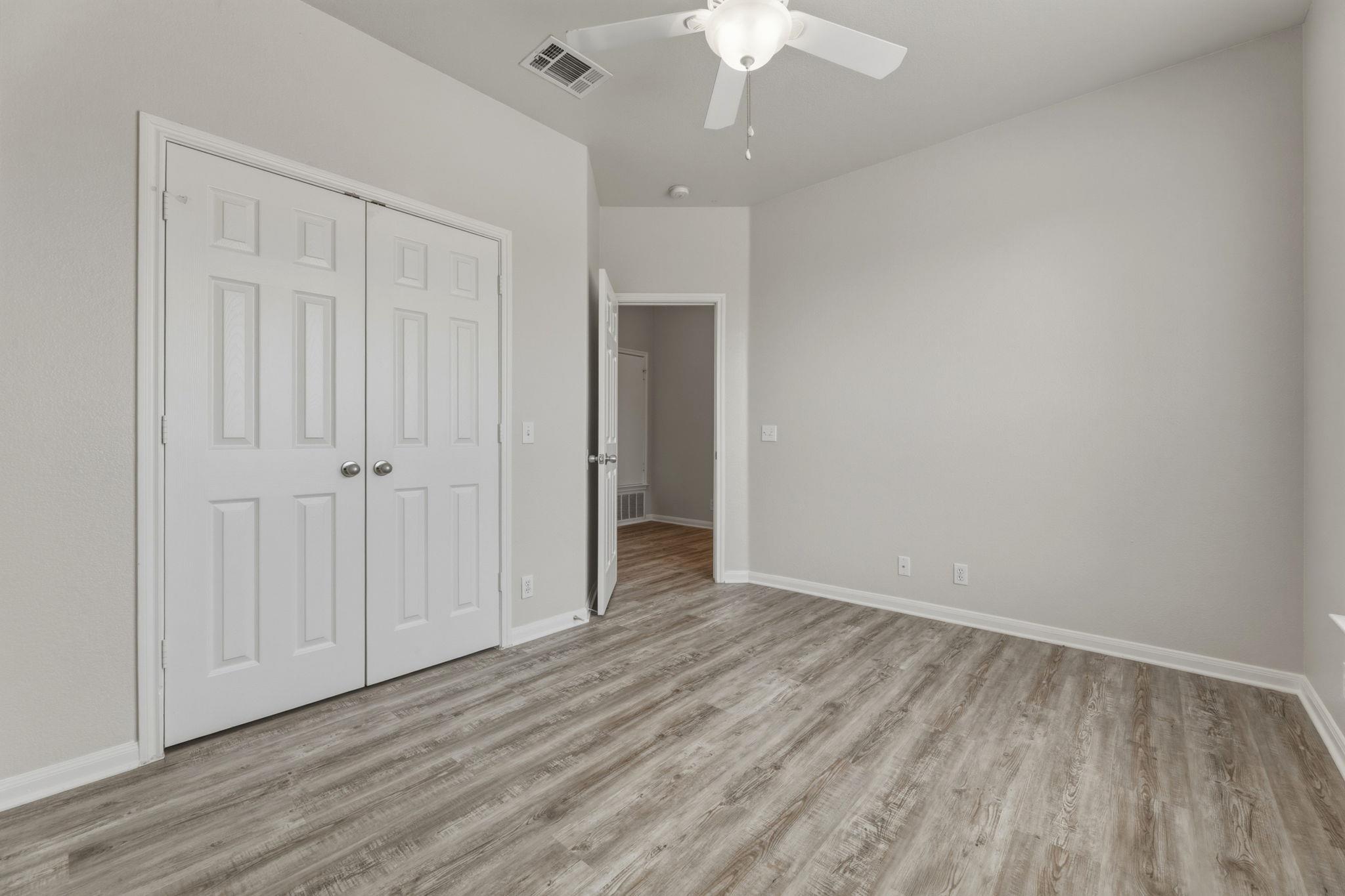 10608 Plains Trl #b Property Photo 32