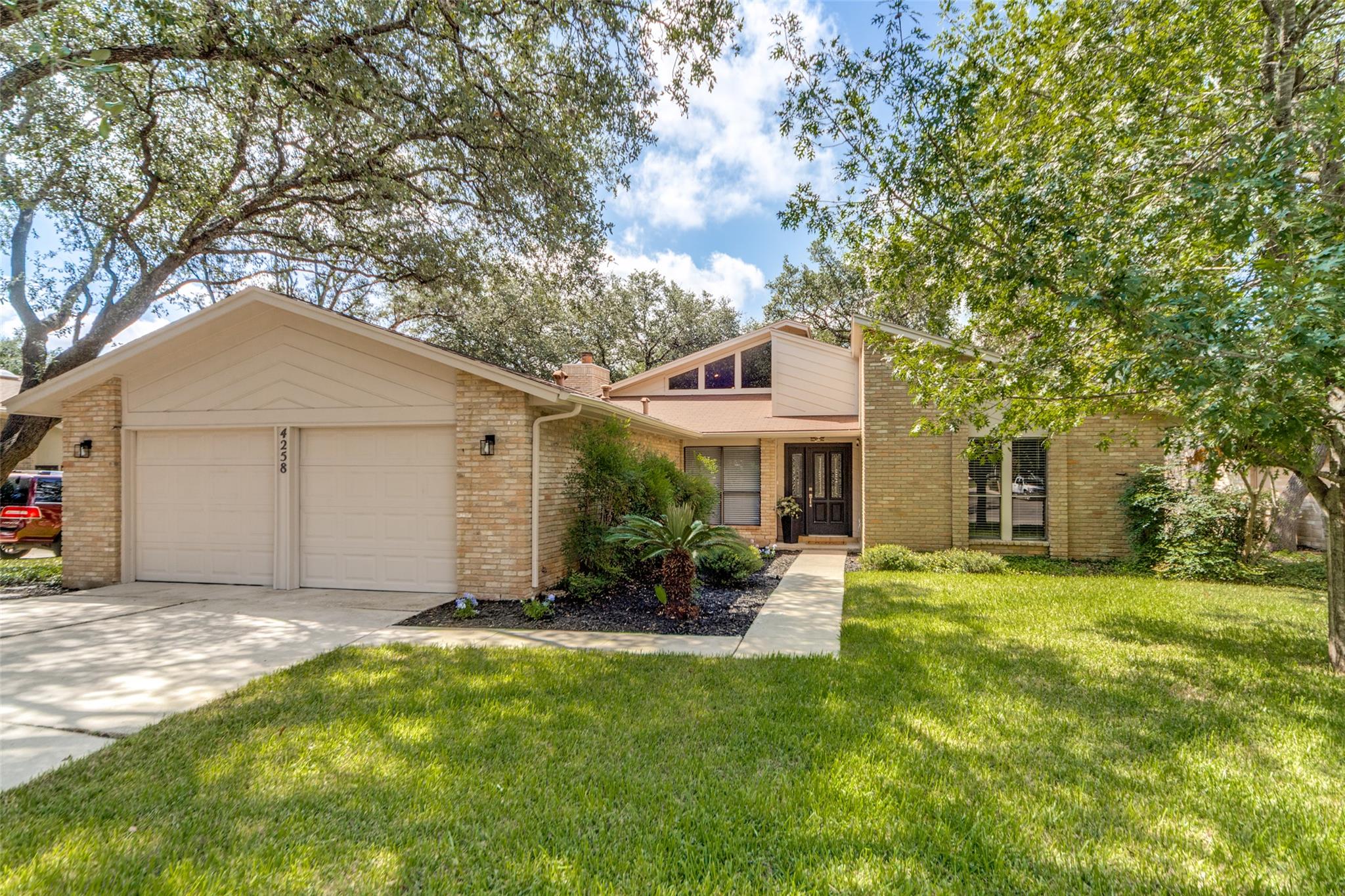 4258 Tall Elm Woods None Property Photo 1