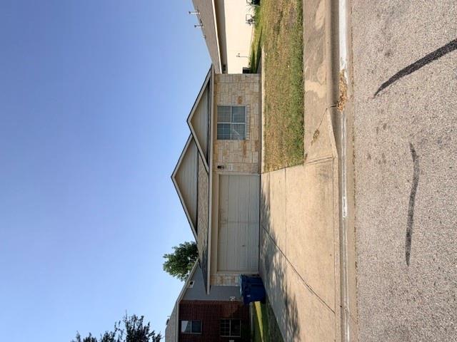 18421 Crestwind Cv Property Photo 2
