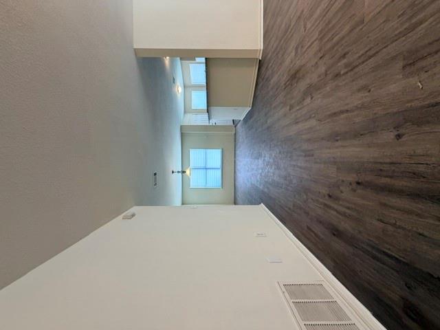 18421 Crestwind Cv Property Photo 7