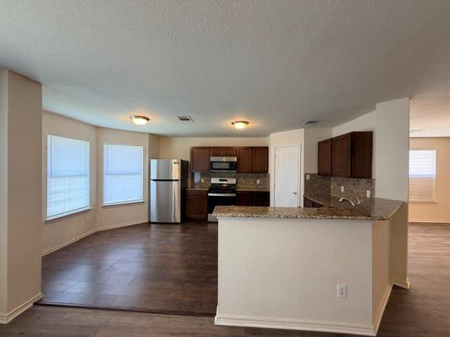 18421 Crestwind Cv Property Photo 11