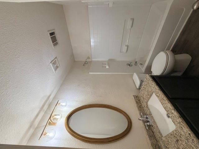 18421 Crestwind Cv Property Photo 28