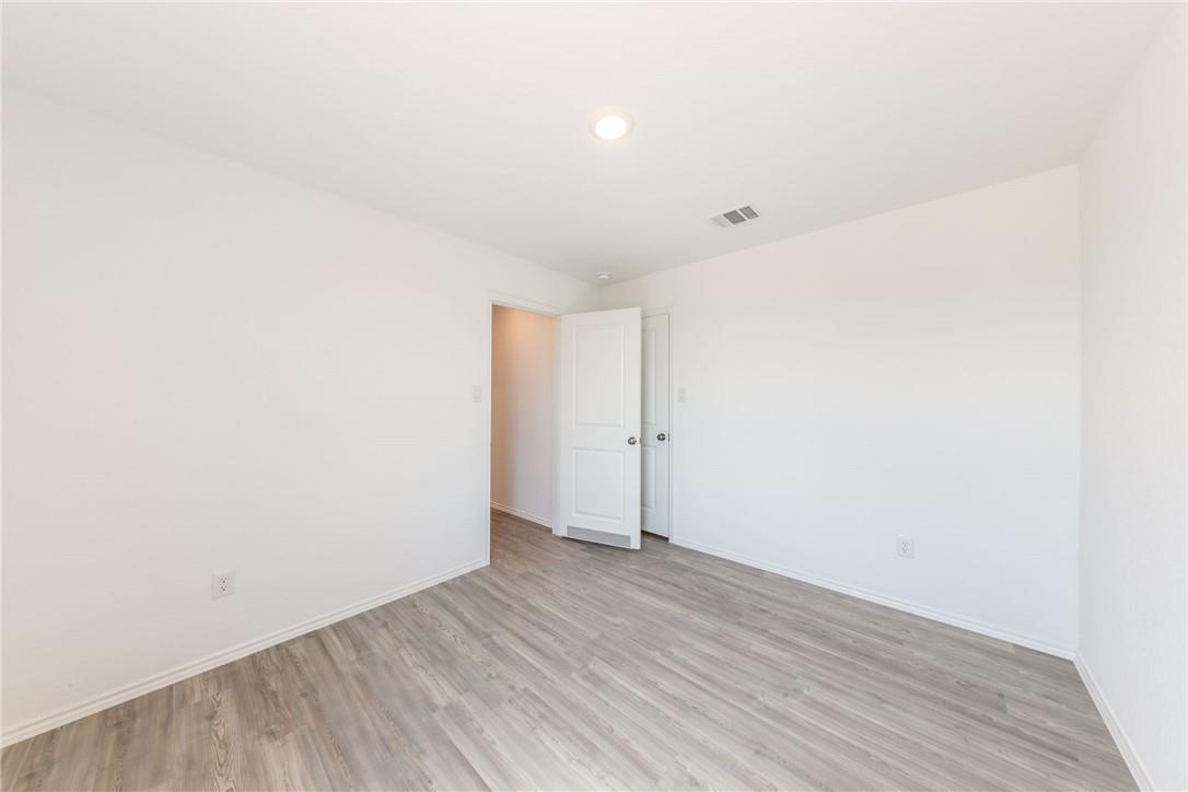 2867 Rosefinch St Property Photo 15