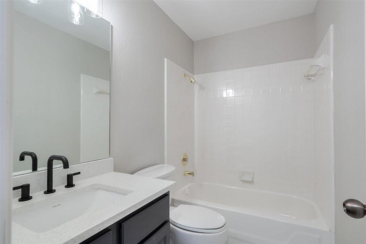 6316 Poncha Pass Property Photo 18