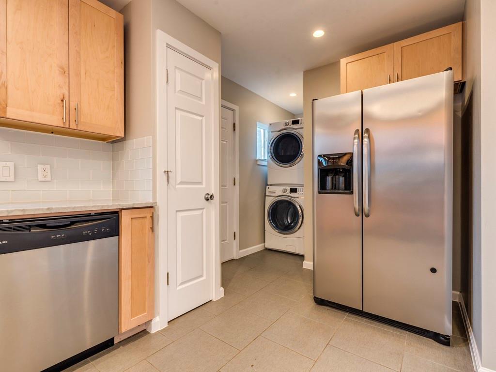 4412 Gillis St B Property Photo 1