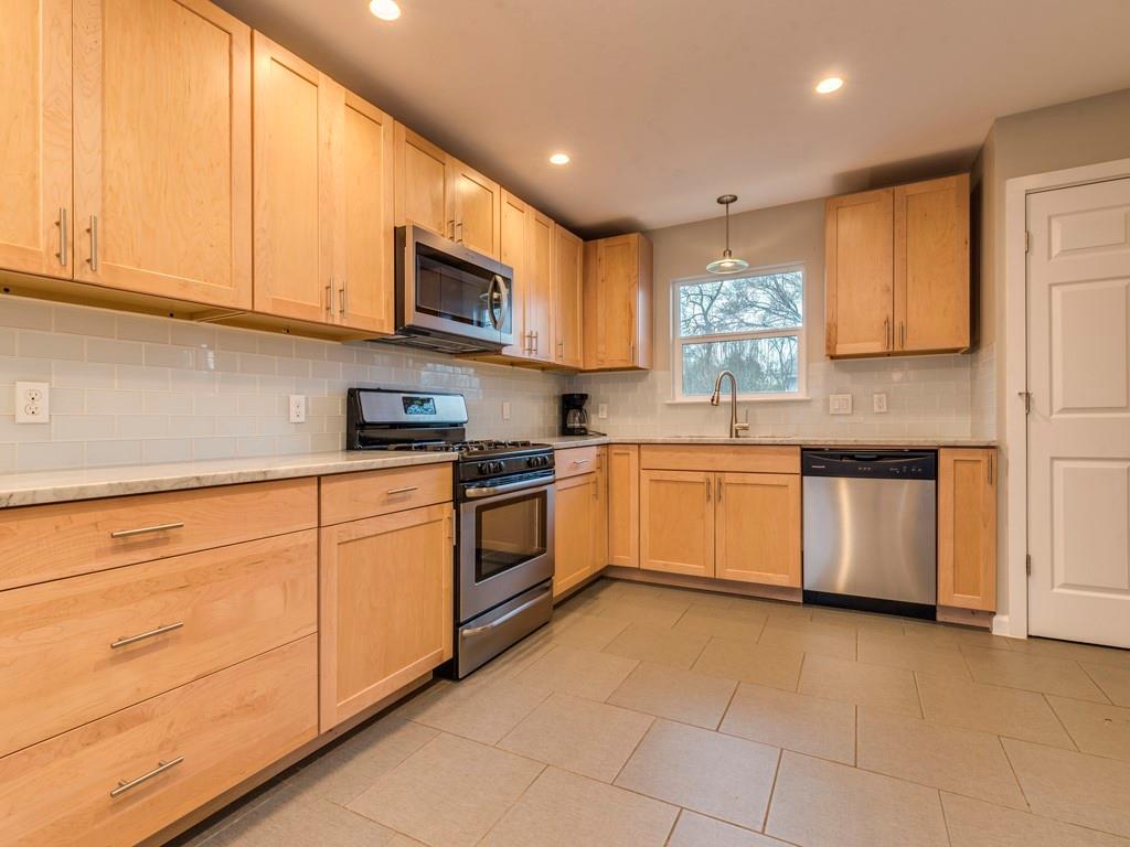 4412 Gillis St B Property Photo 2