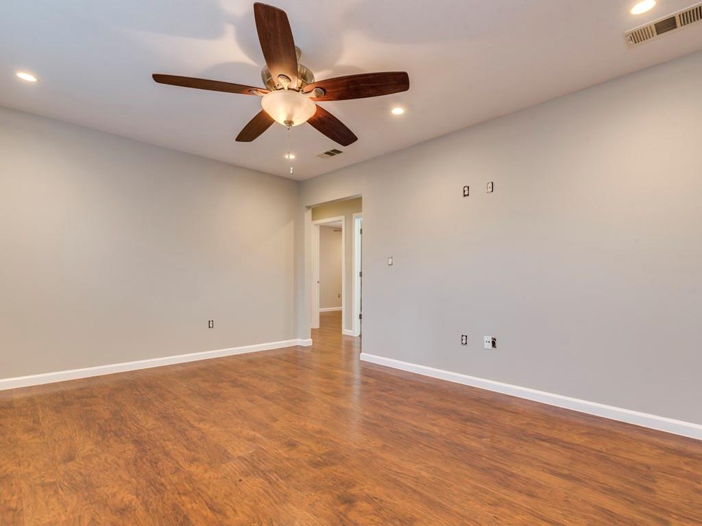 4412 Gillis St B Property Photo 7