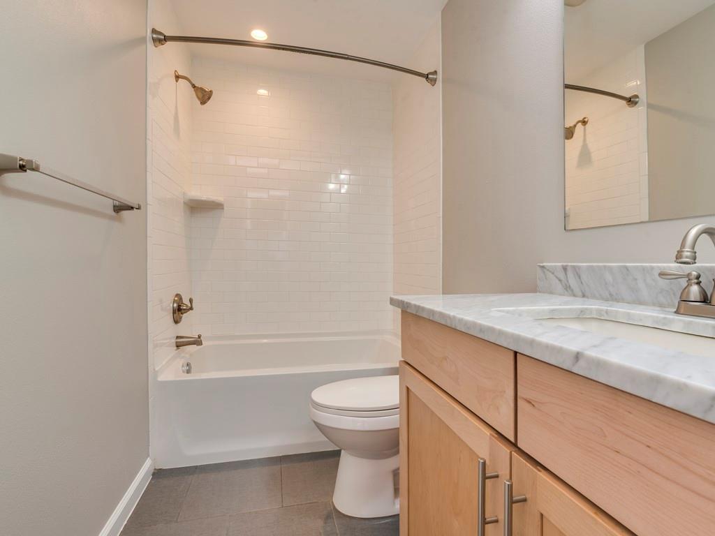4412 Gillis St B Property Photo 10
