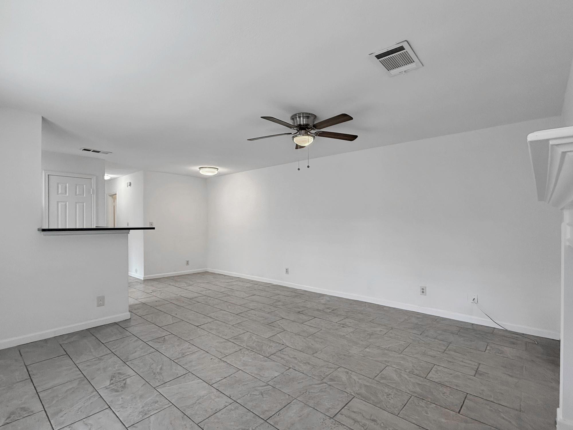 403 Fantail Loop #a Property Photo 2