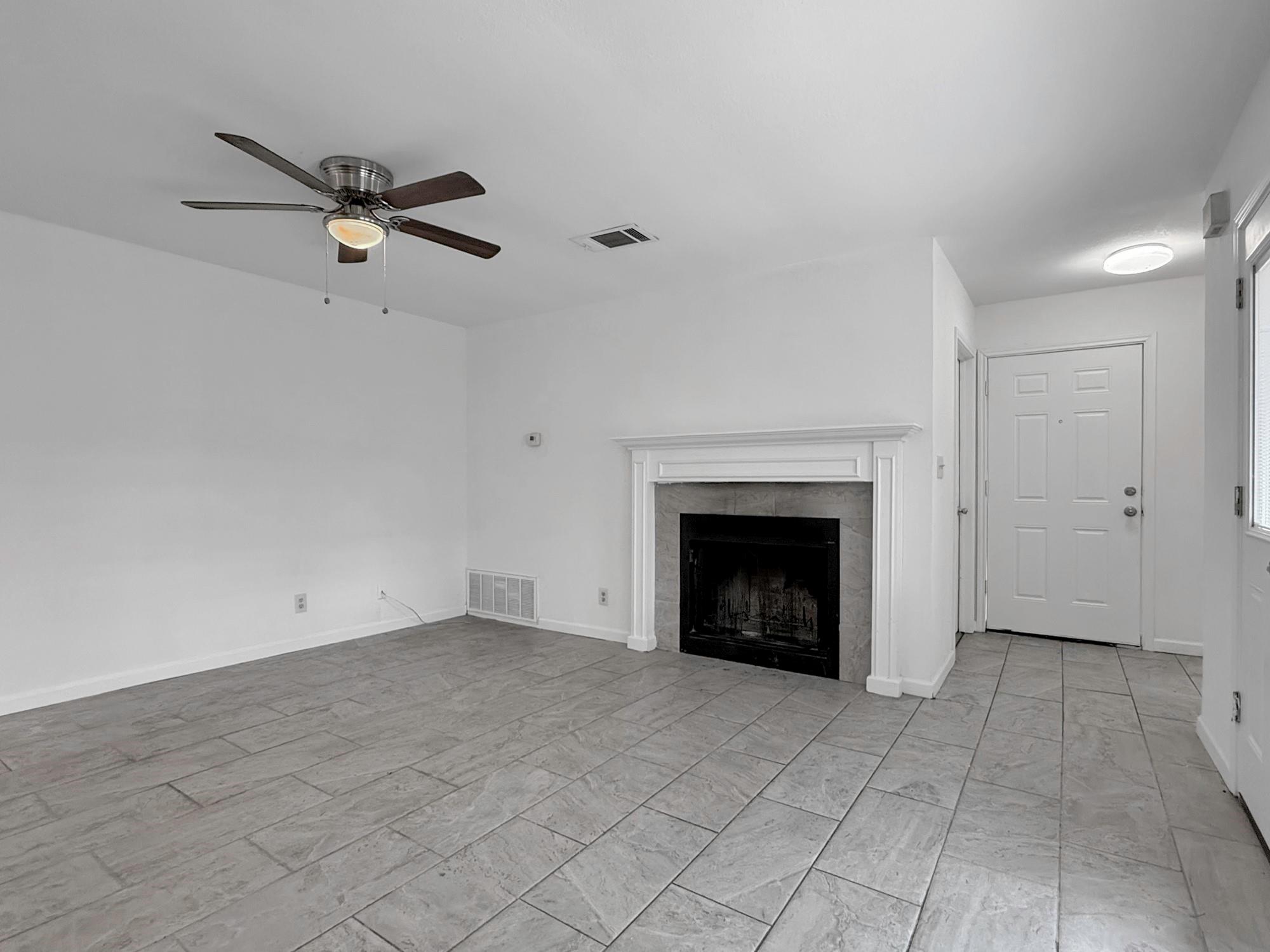403 Fantail Loop #a Property Photo 3