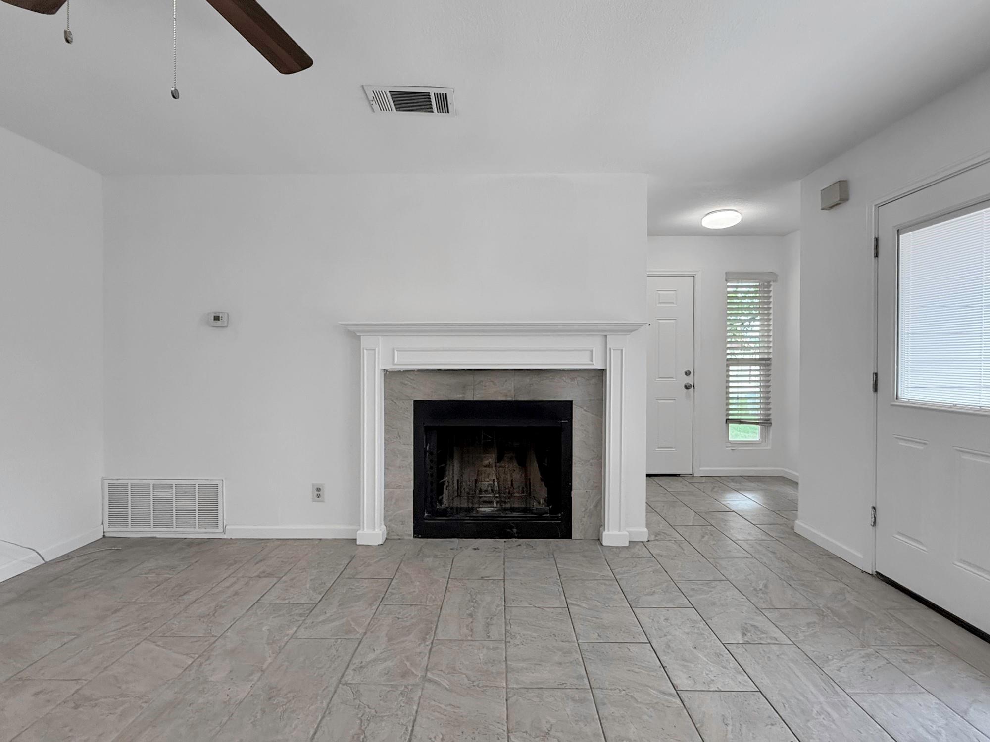 403 Fantail Loop #a Property Photo 4