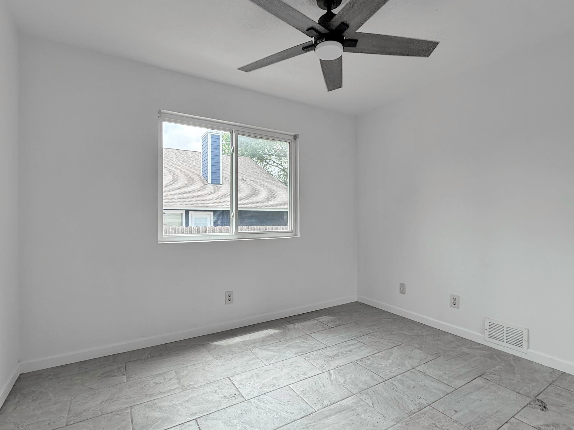 403 Fantail Loop #a Property Photo 11