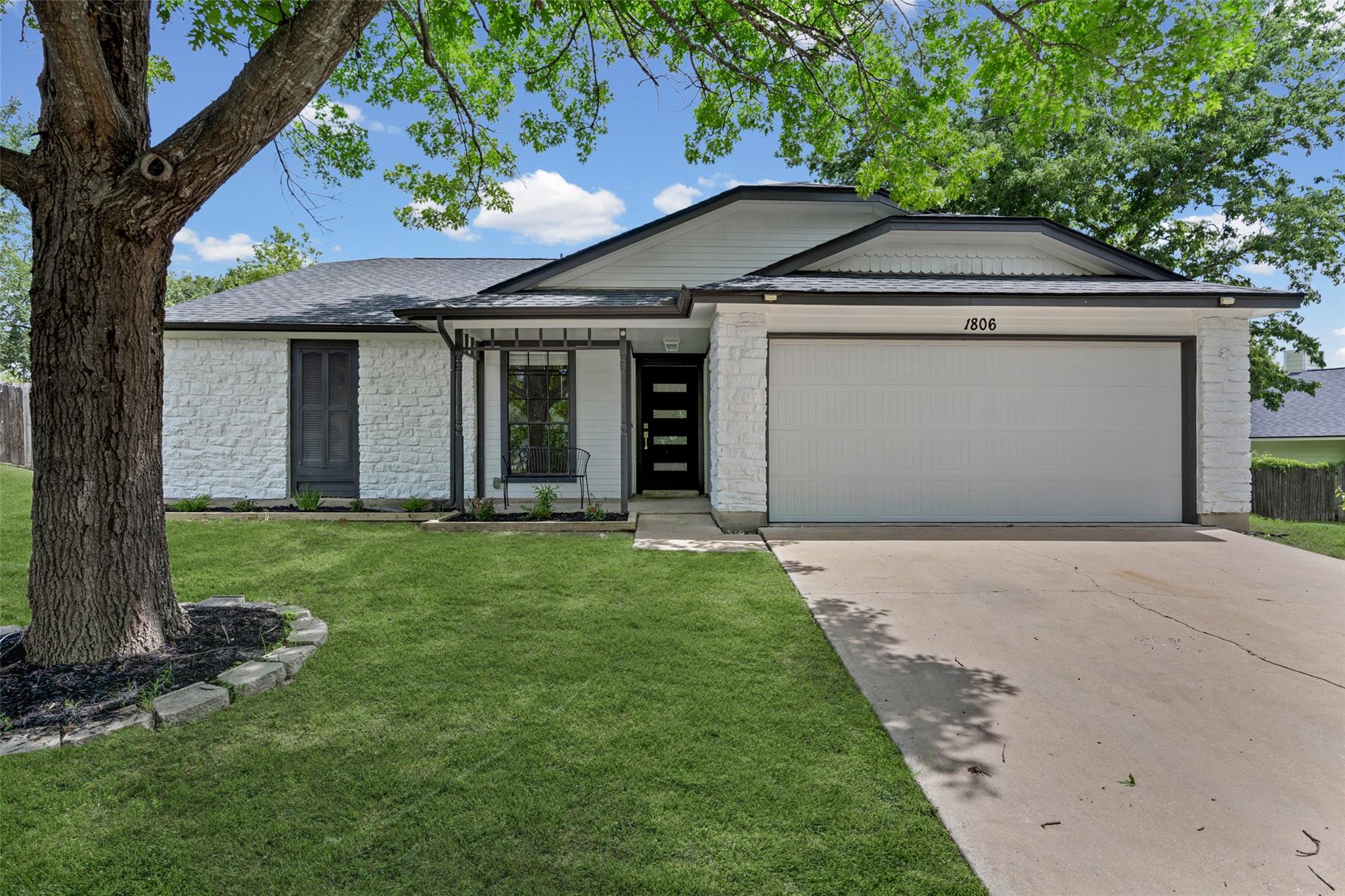 1806 Krizan Ave Property Photo 1