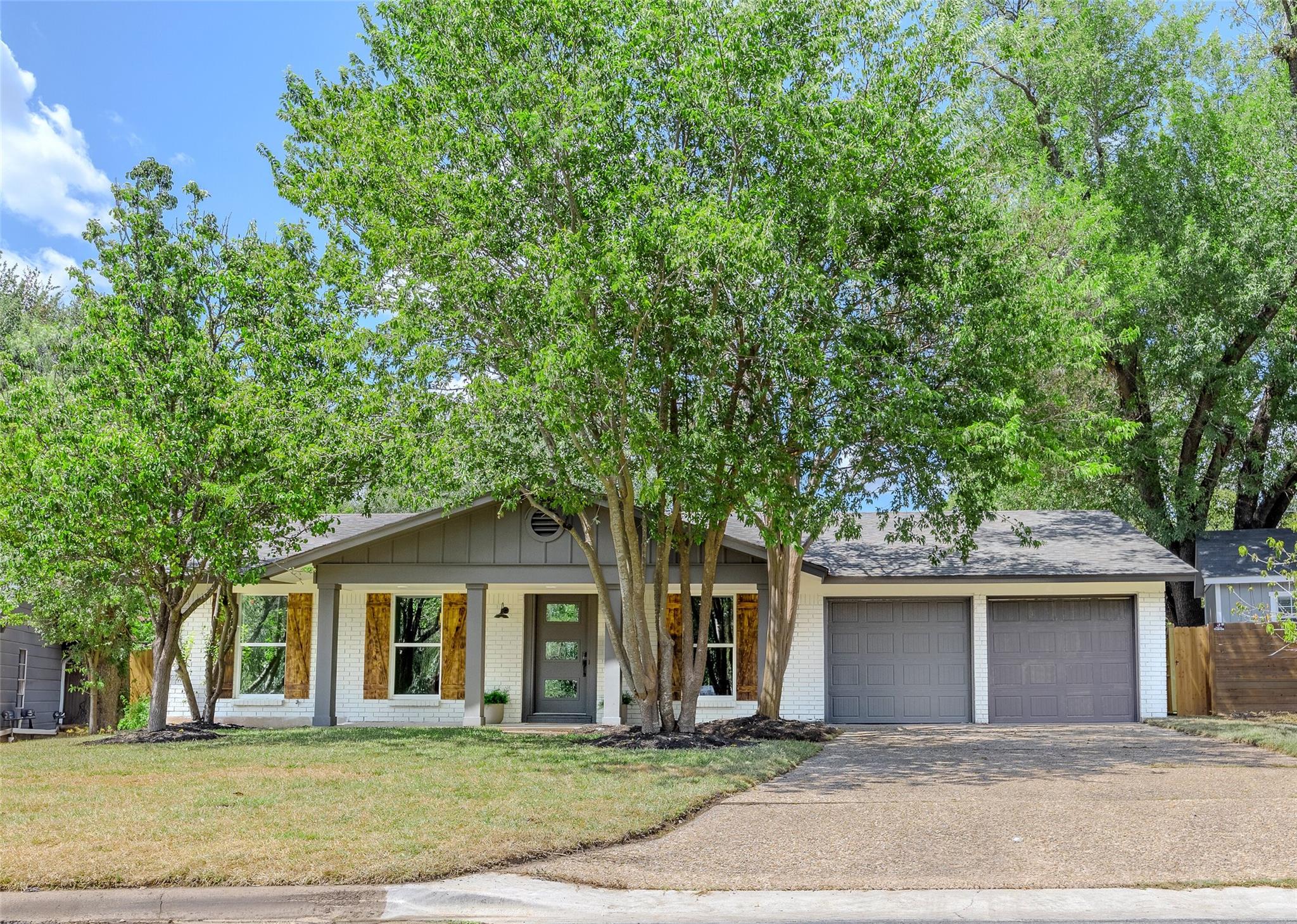 6816 Hanover Ln Property Photo 1