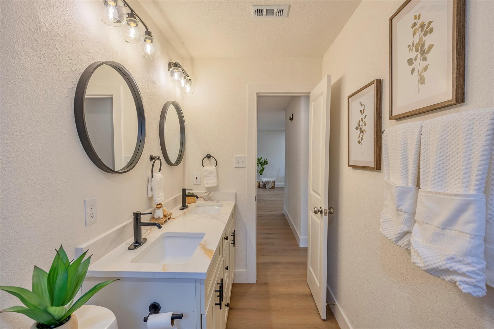 6816 Hanover Ln Property Photo 15