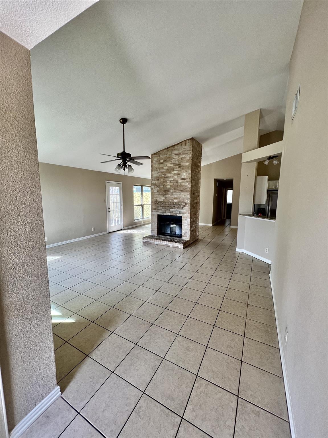 1101 Forest Oaks Path Property Photo 2