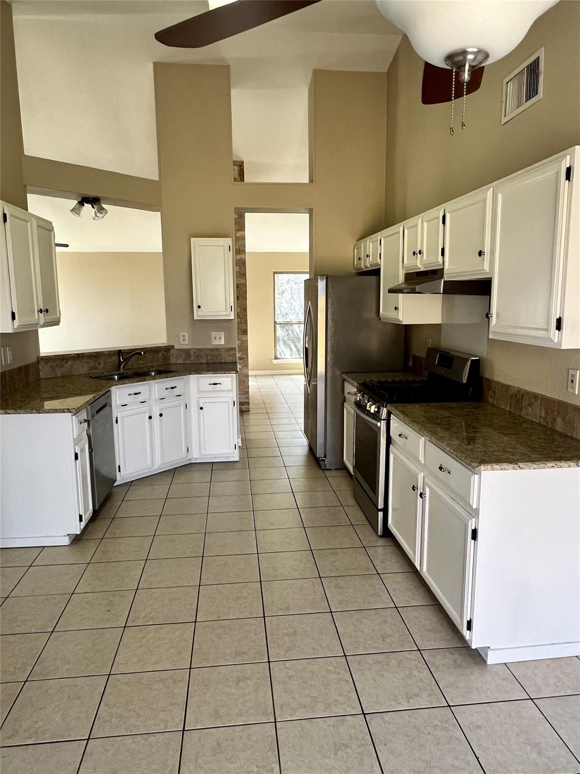 1101 Forest Oaks Path Property Photo 6