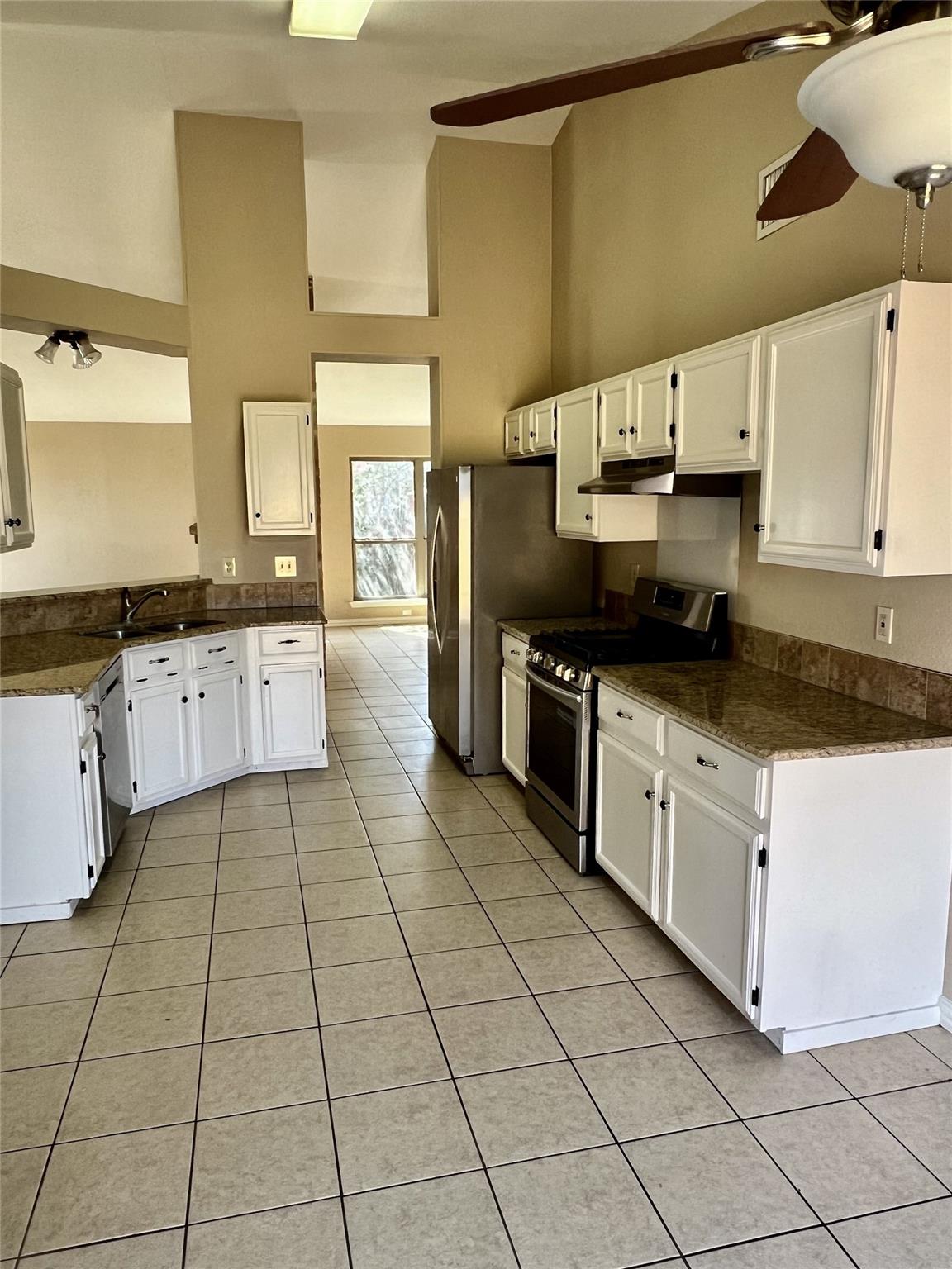 1101 Forest Oaks Path Property Photo 8