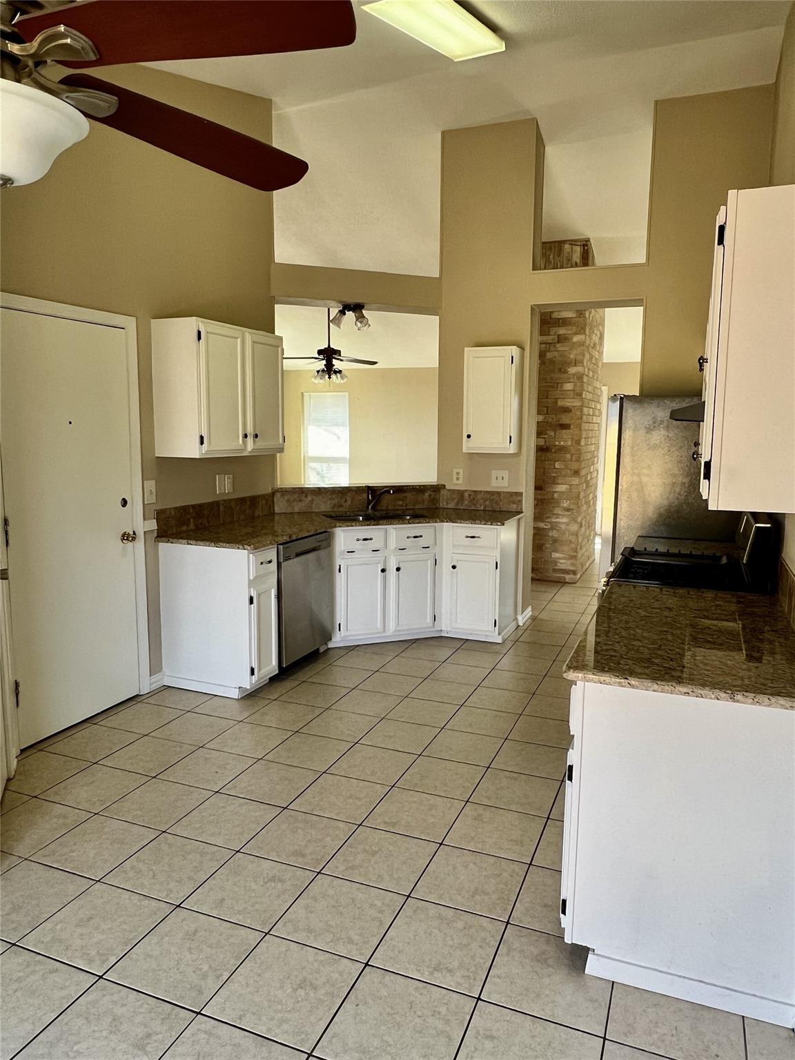 1101 Forest Oaks Path Property Photo 9