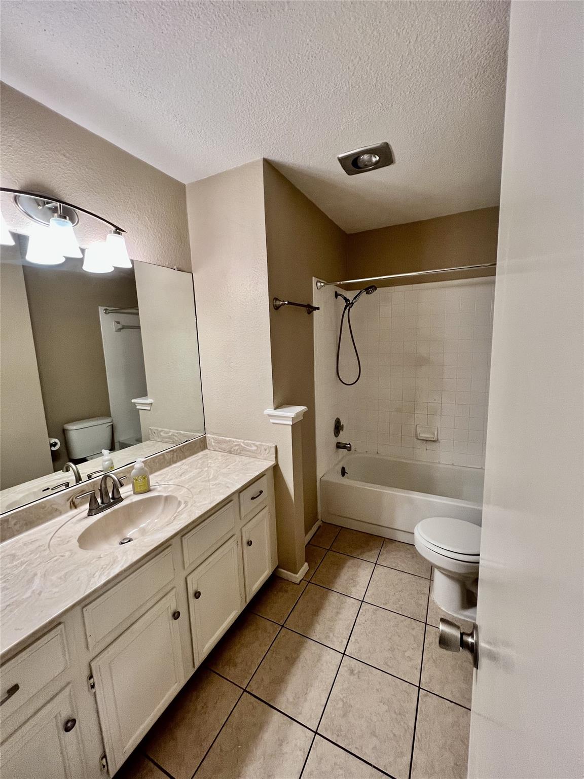 1101 Forest Oaks Path Property Photo 16