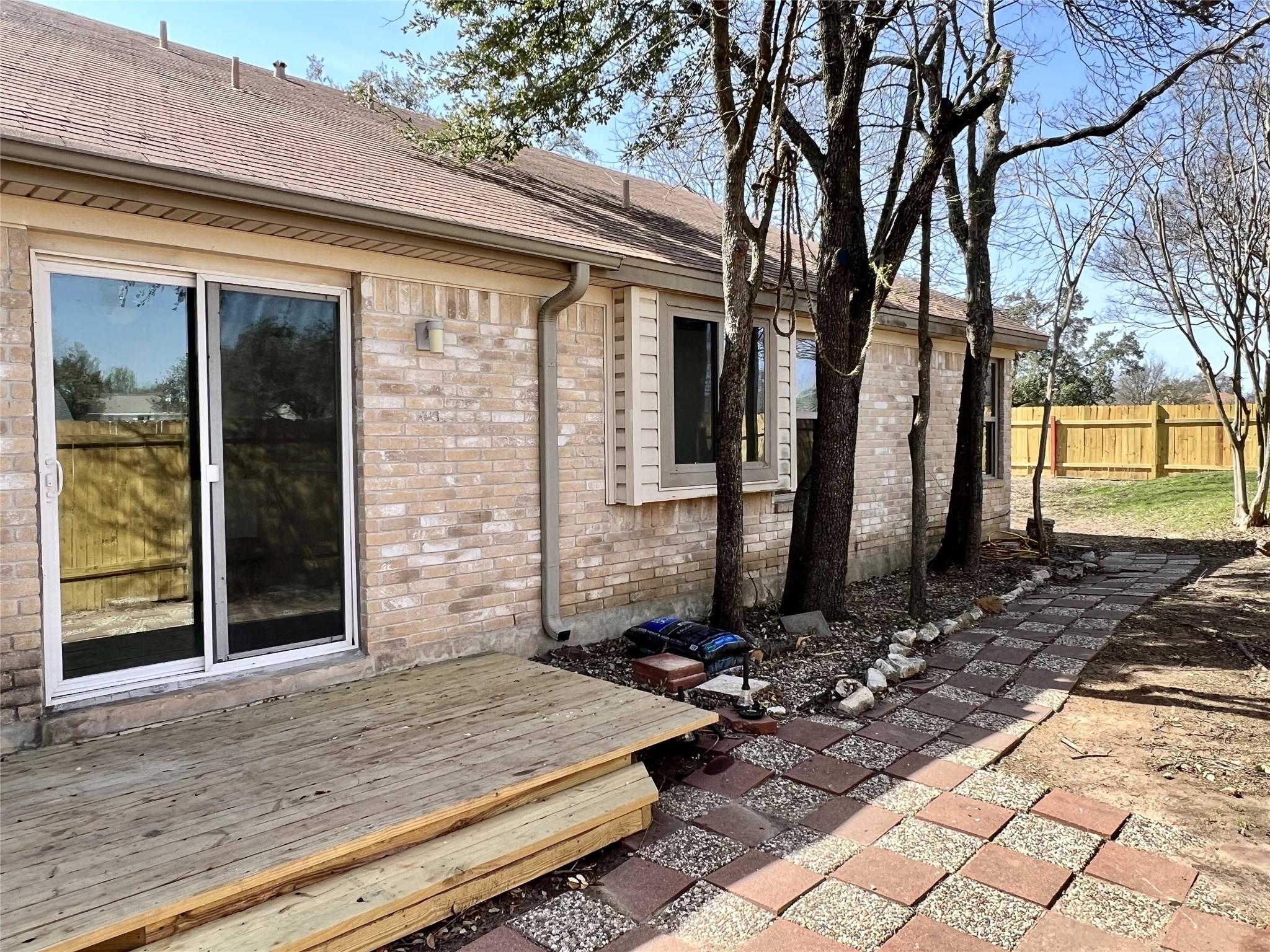 1101 Forest Oaks Path Property Photo 20
