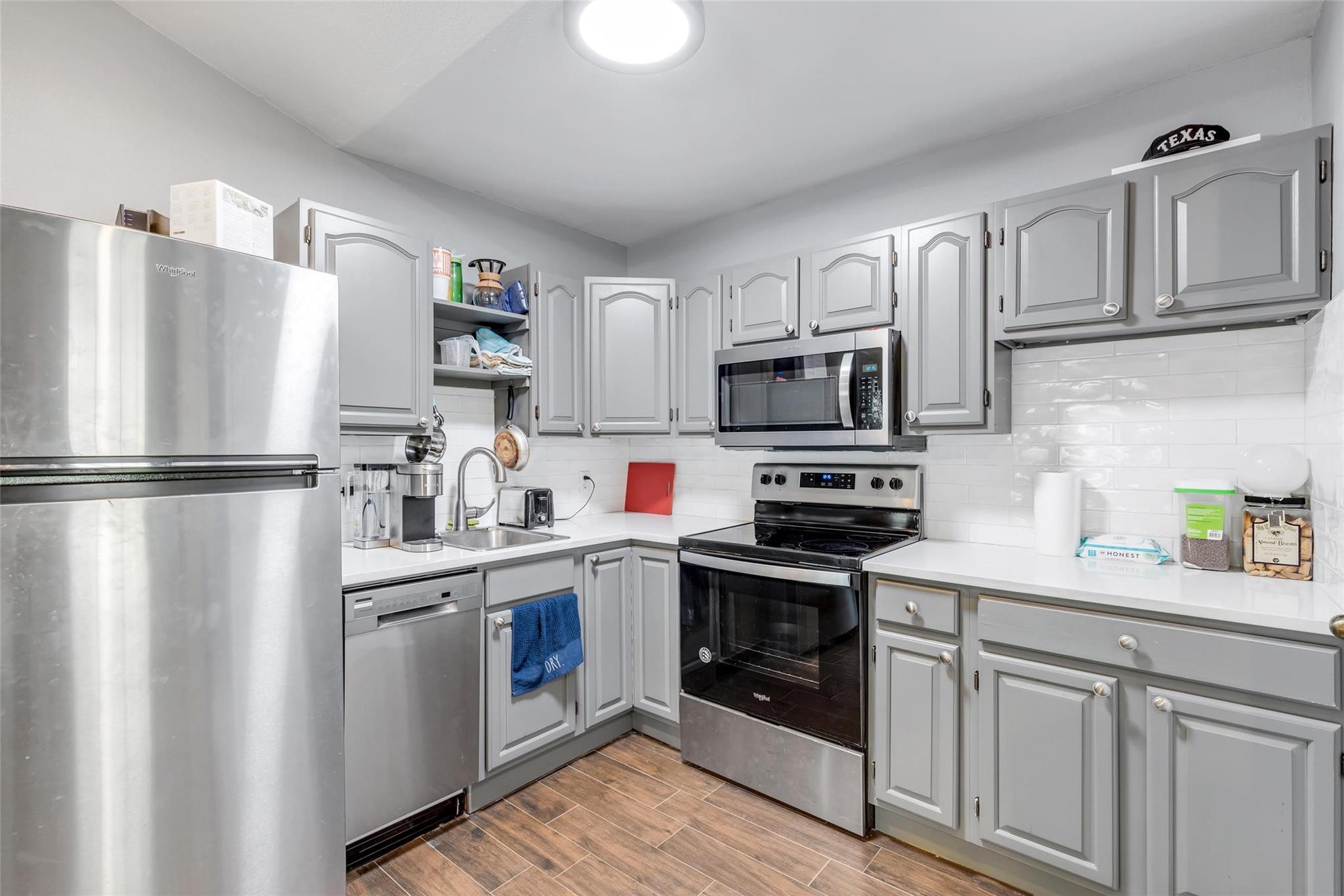 815 E 31st St #c Property Photo 11