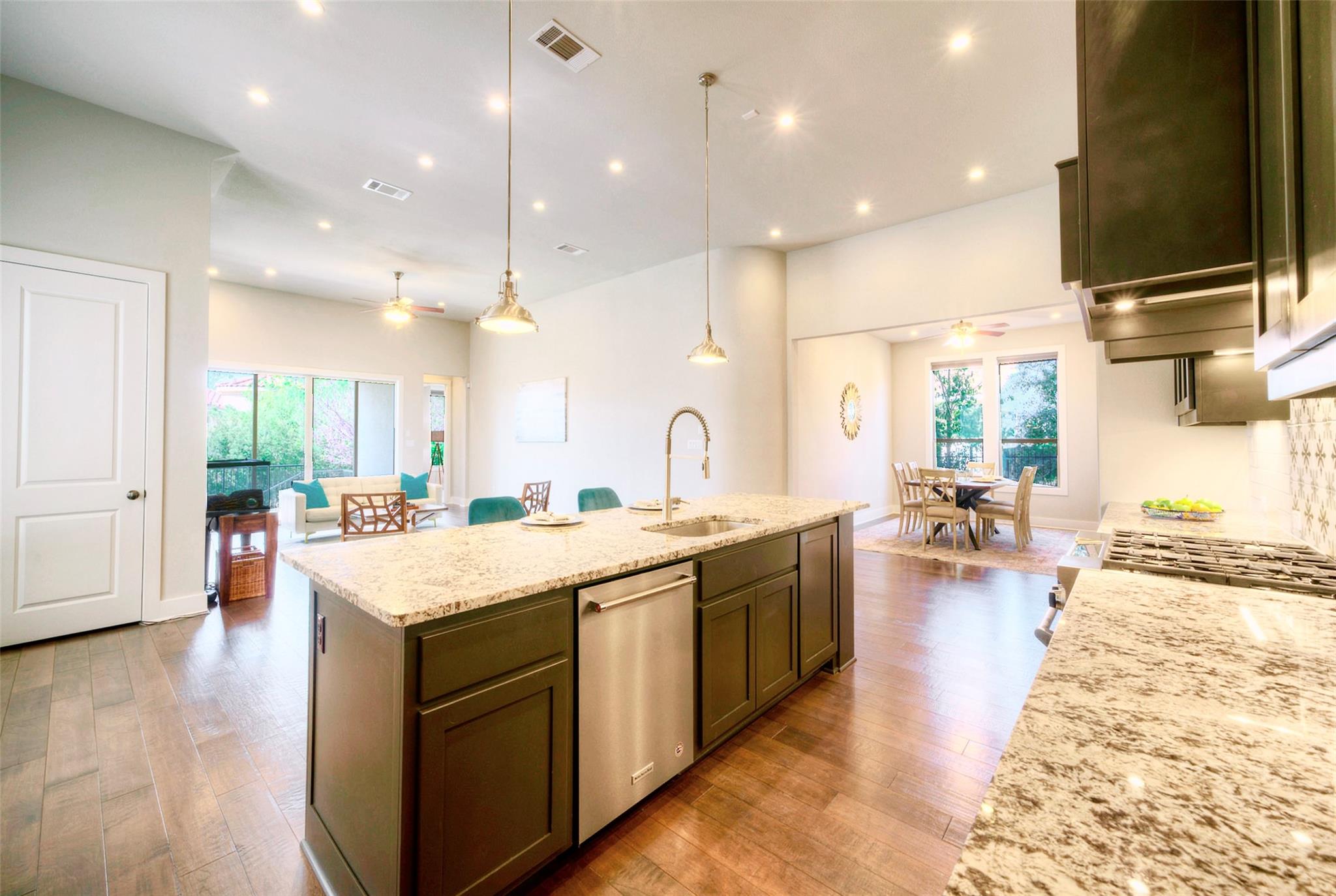 12113 Beautybrush Dr Property Photo 10