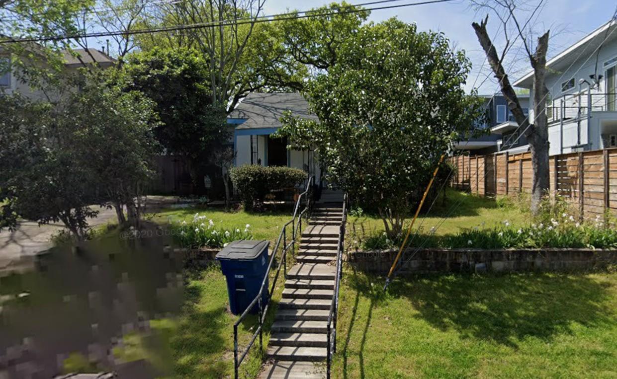 1702 Perez St Property Photo 4