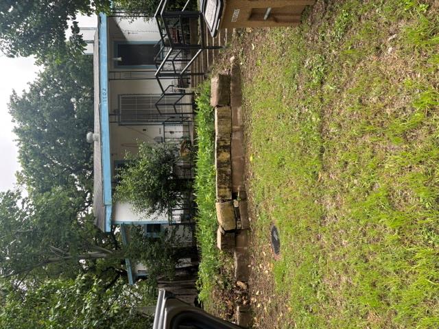1702 Perez St Property Photo 6