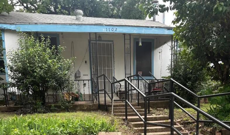 1702 Perez St Property Photo 21
