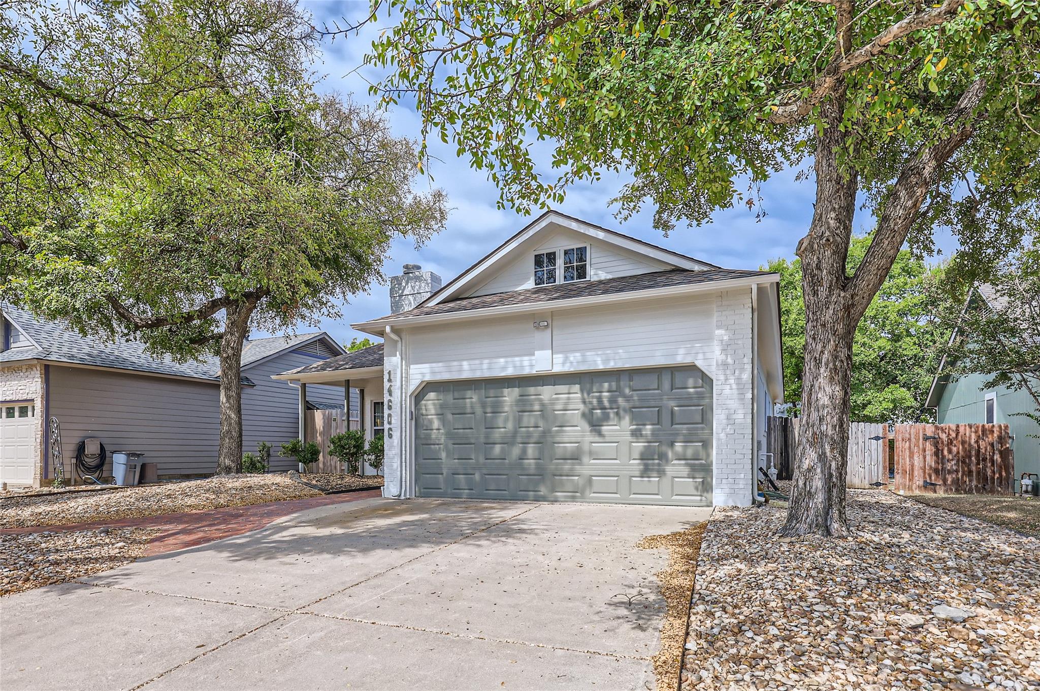 14606 Town Hill Dr Property Photo 3