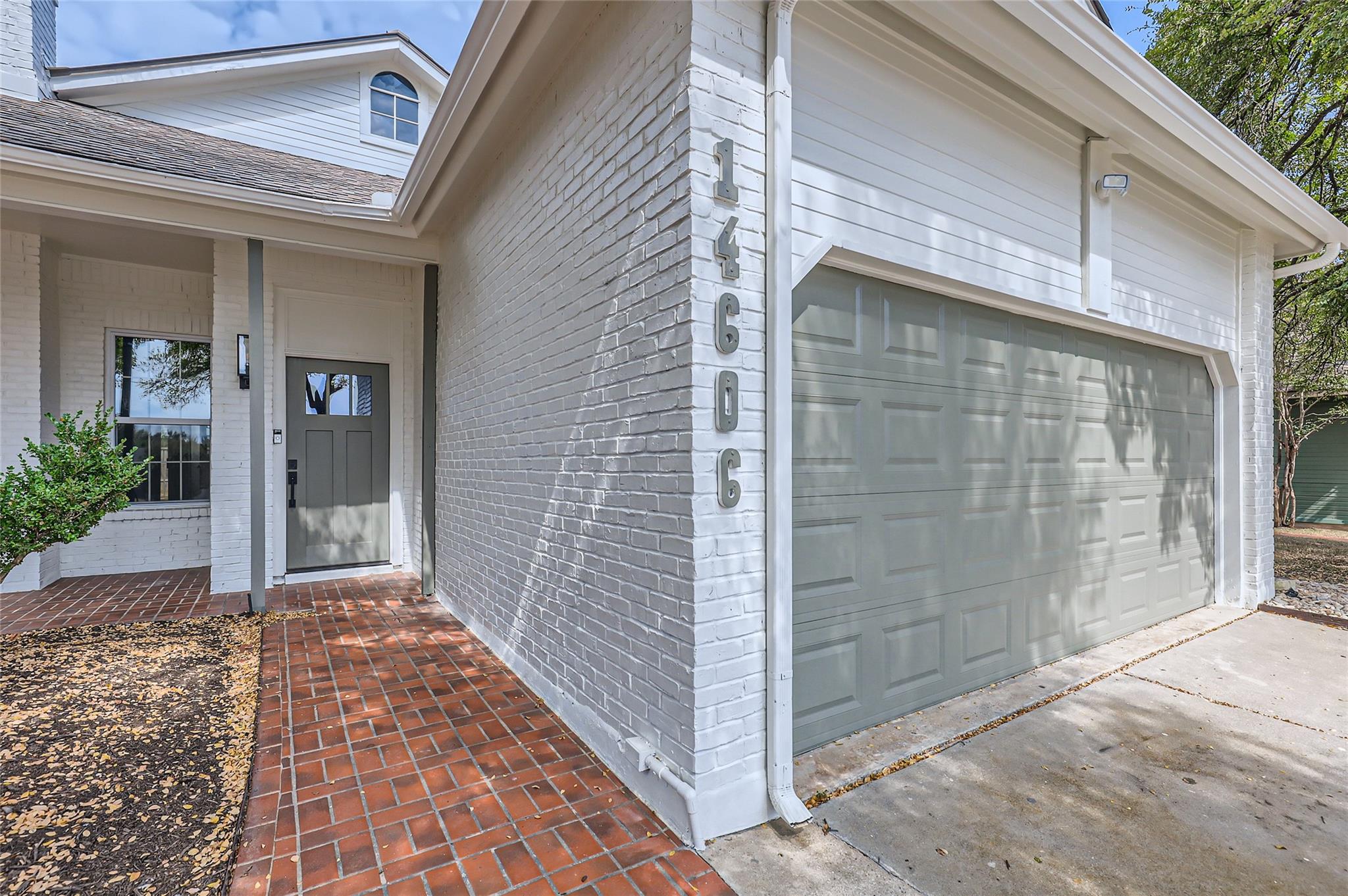 14606 Town Hill Dr Property Photo 4