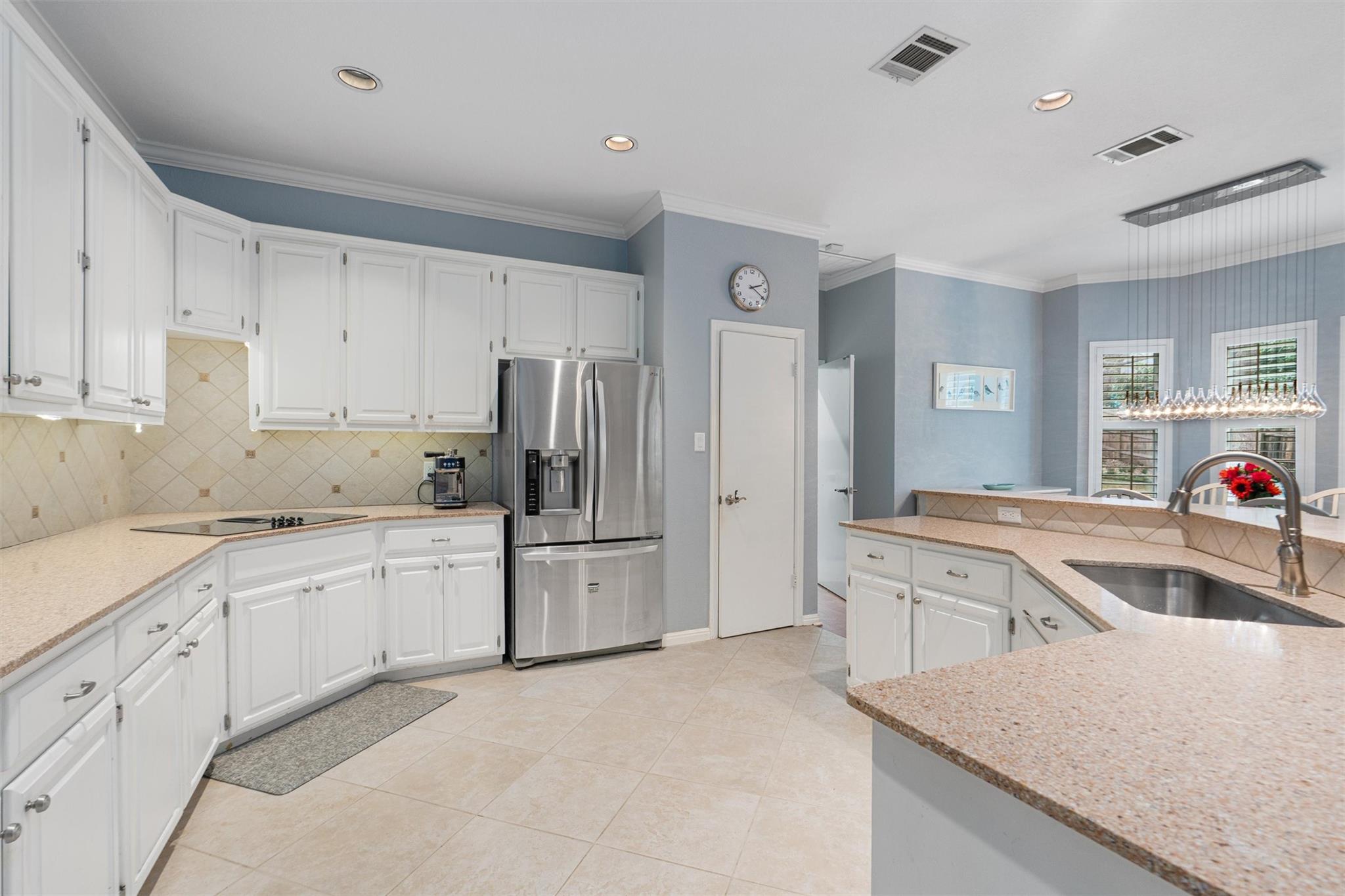 10648 Floral Park Dr Property Photo 14